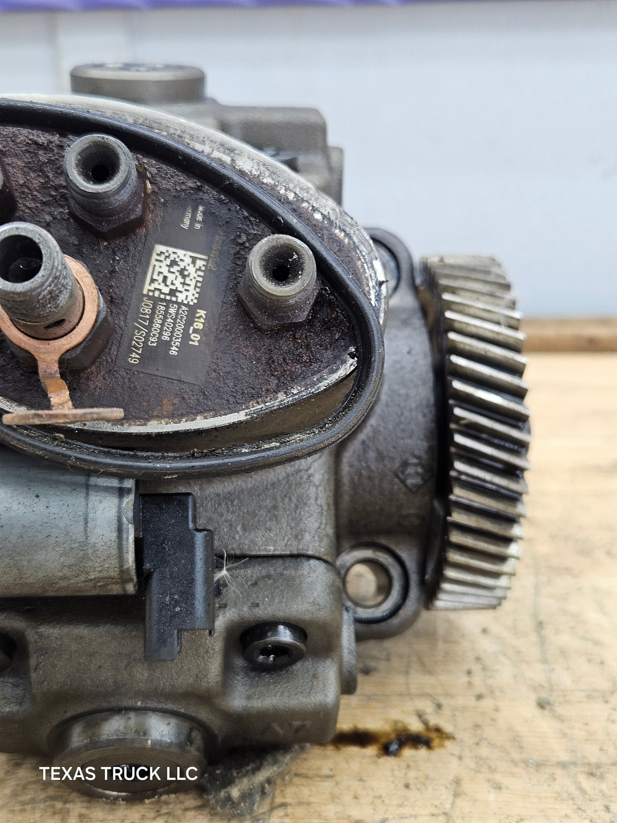 2008-2010 Ford 6.4 Powerstroke High Pressure Fuel Pump 8C3Z9A543 OEM