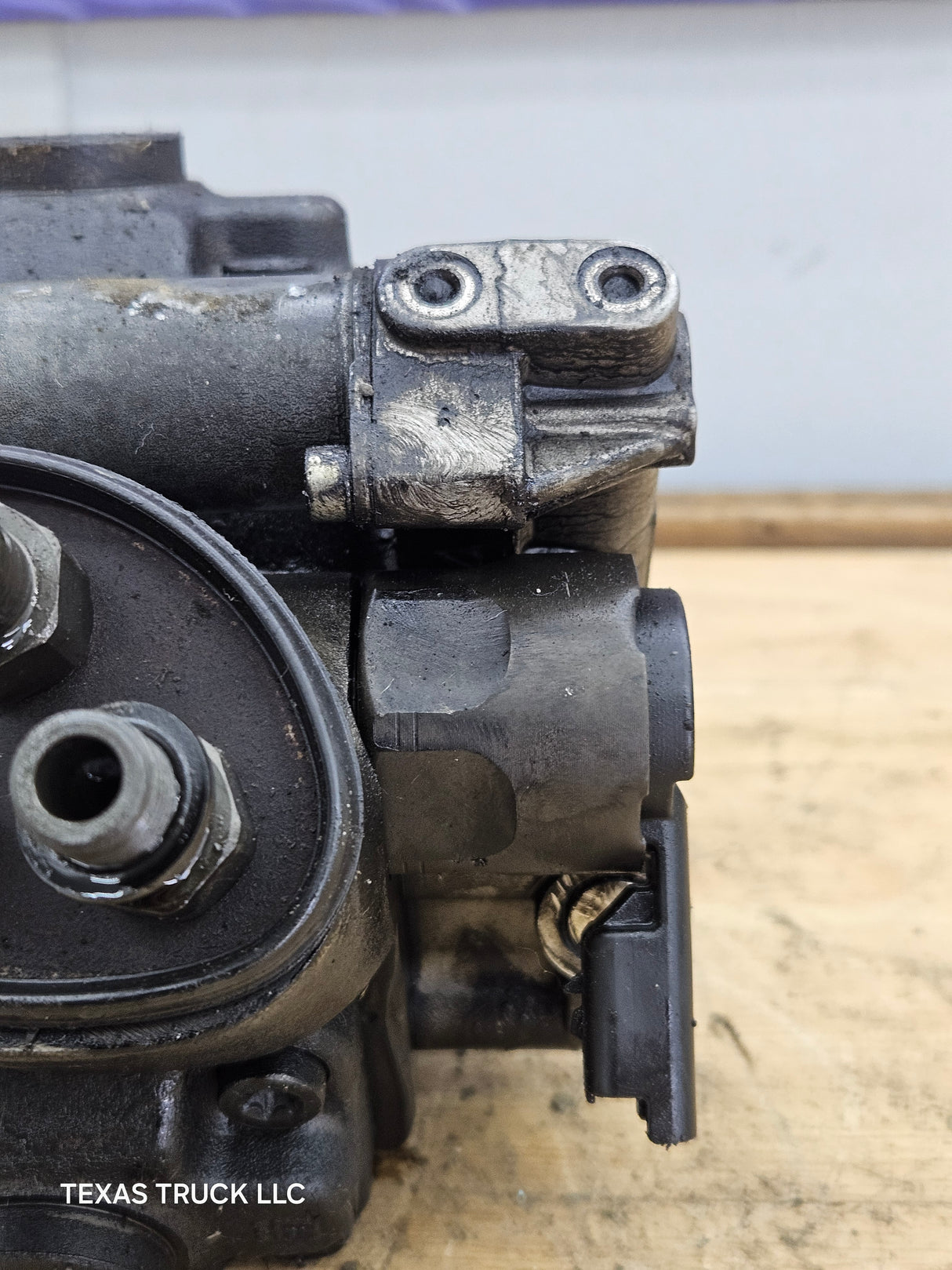 2008-2010 Ford 6.4 Powerstroke High Pressure Fuel Pump 8C3Z9A543 DRM OEM