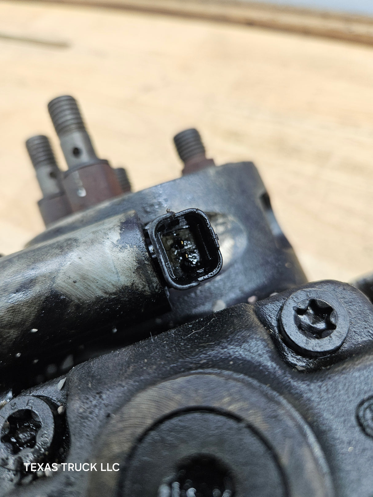 2008-2010 Ford 6.4 Powerstroke High Pressure Fuel Pump 8C3Z9A543DRM OEM