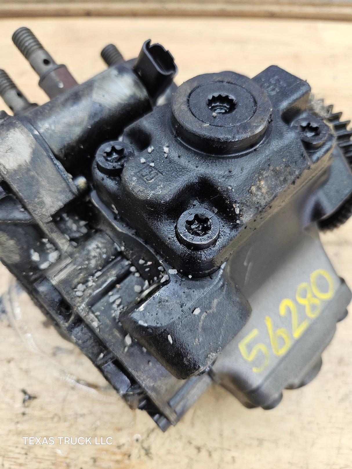 2008-2010 Ford 6.4 Powerstroke High Pressure Fuel Pump 8C3Z9A543DRM OEM