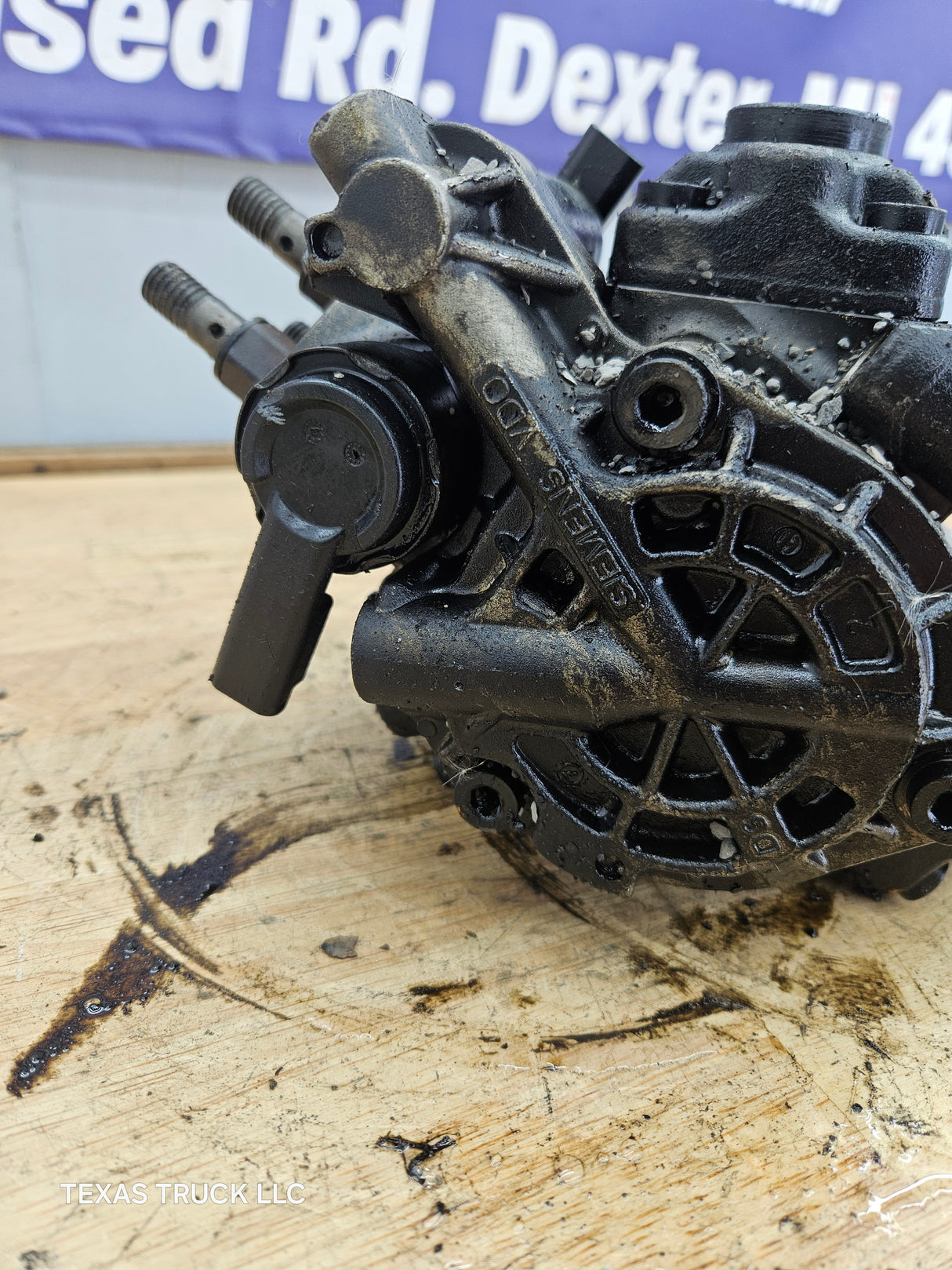 2008-2010 Ford 6.4 Powerstroke High Pressure Fuel Pump 8C3Z9A543DRM OEM