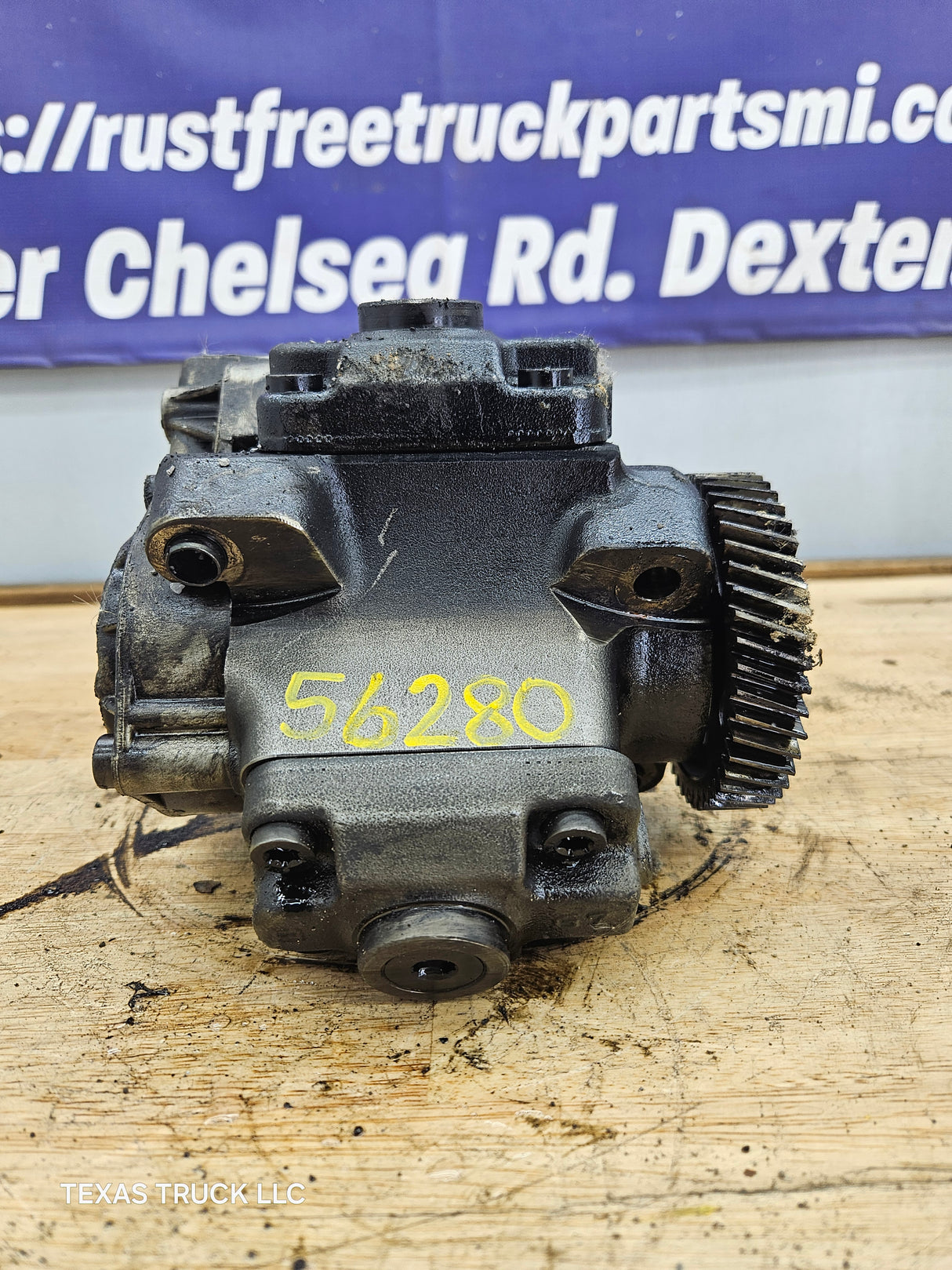 2008-2010 Ford 6.4 Powerstroke High Pressure Fuel Pump 8C3Z9A543DRM OEM