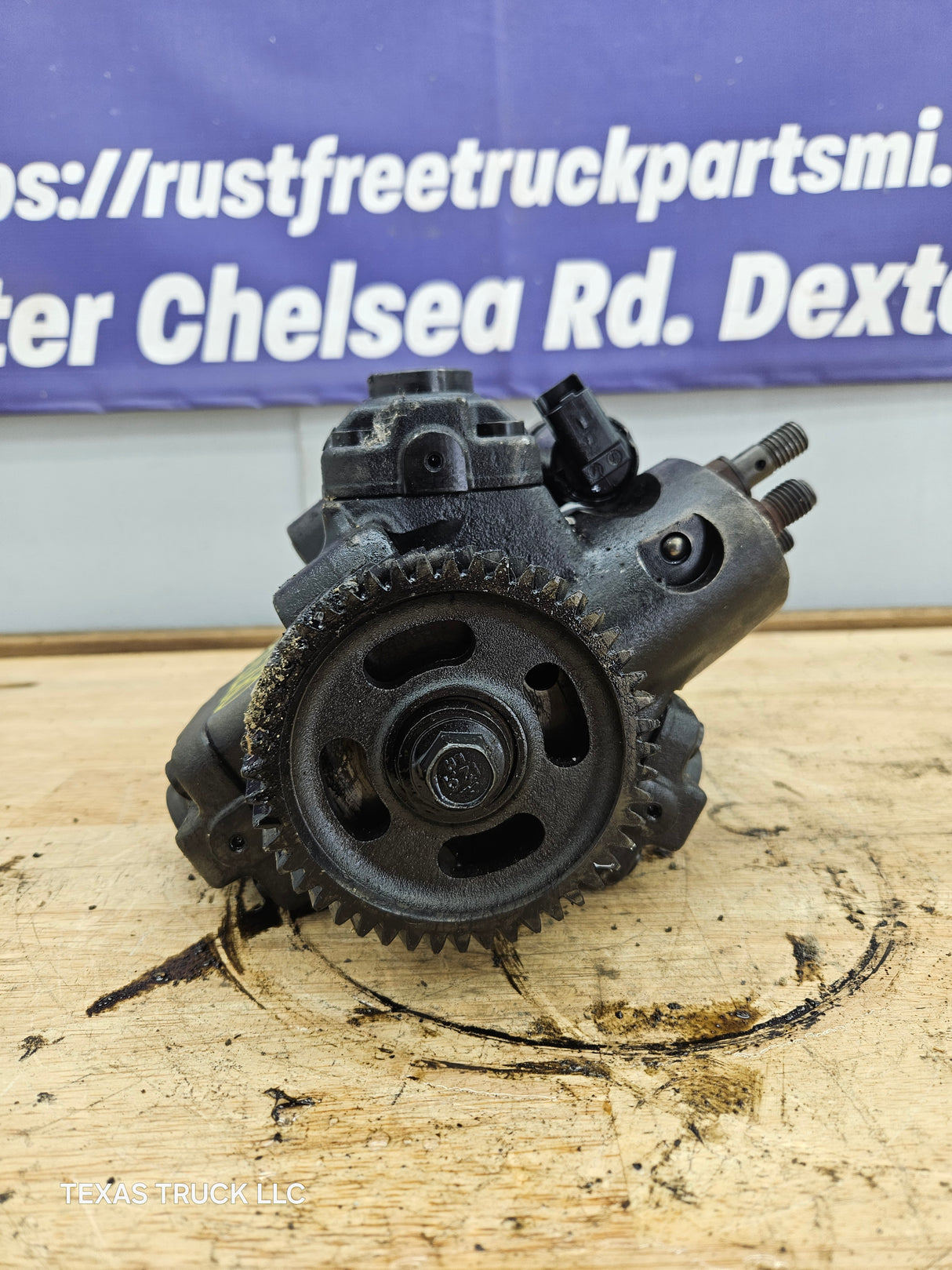 2008-2010 Ford 6.4 Powerstroke High Pressure Fuel Pump 8C3Z9A543DRM OEM