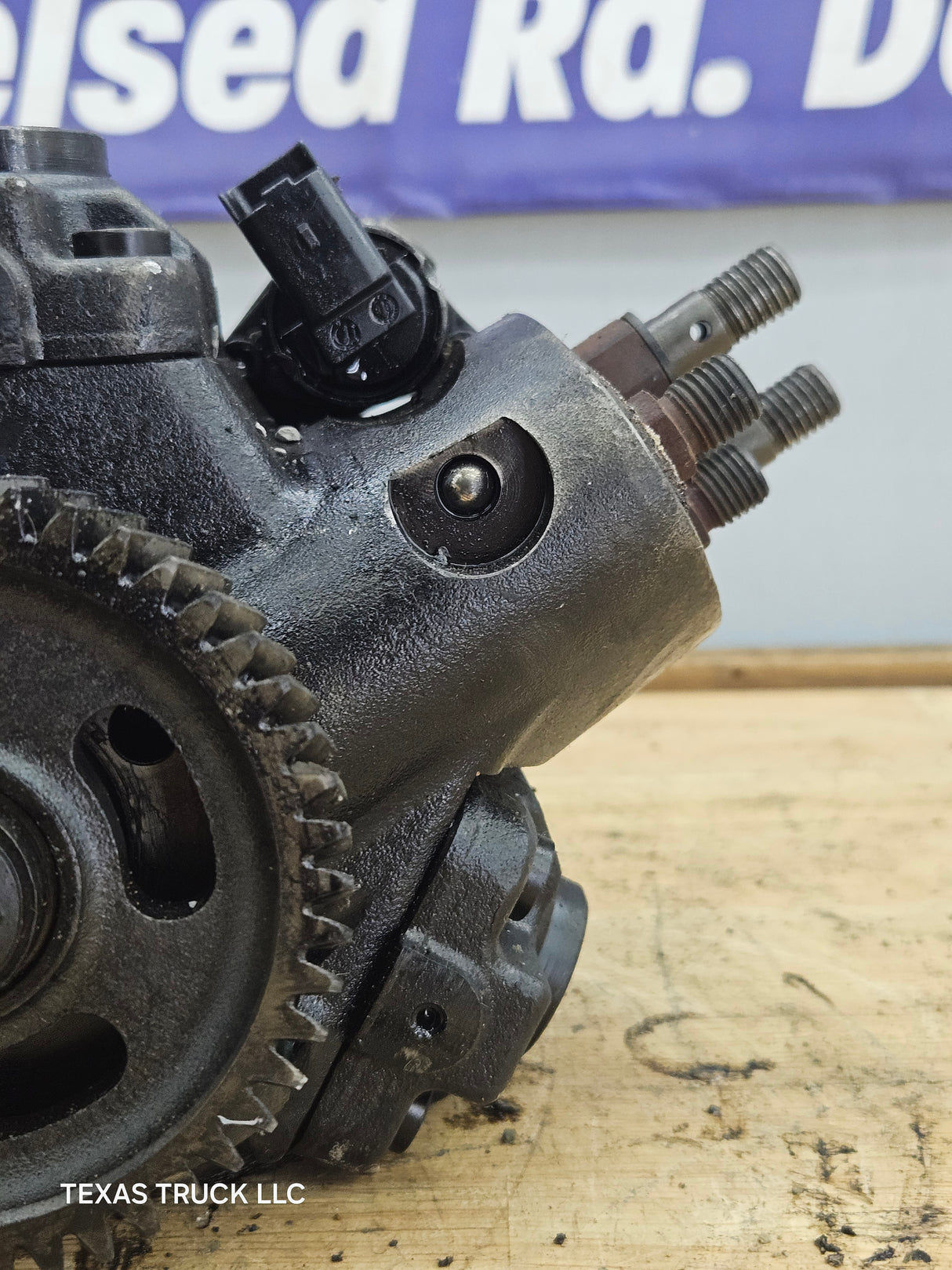 2008-2010 Ford 6.4 Powerstroke High Pressure Fuel Pump 8C3Z9A543DRM OEM