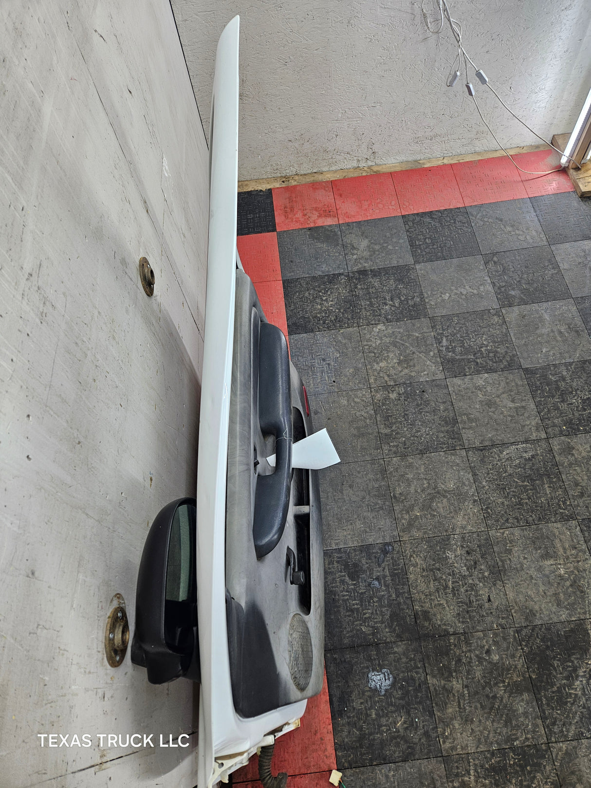 1999-2006 Chevrolet Silverado / GMC Sierra 1500 2500 3500 HD Front Passenger side Door RH