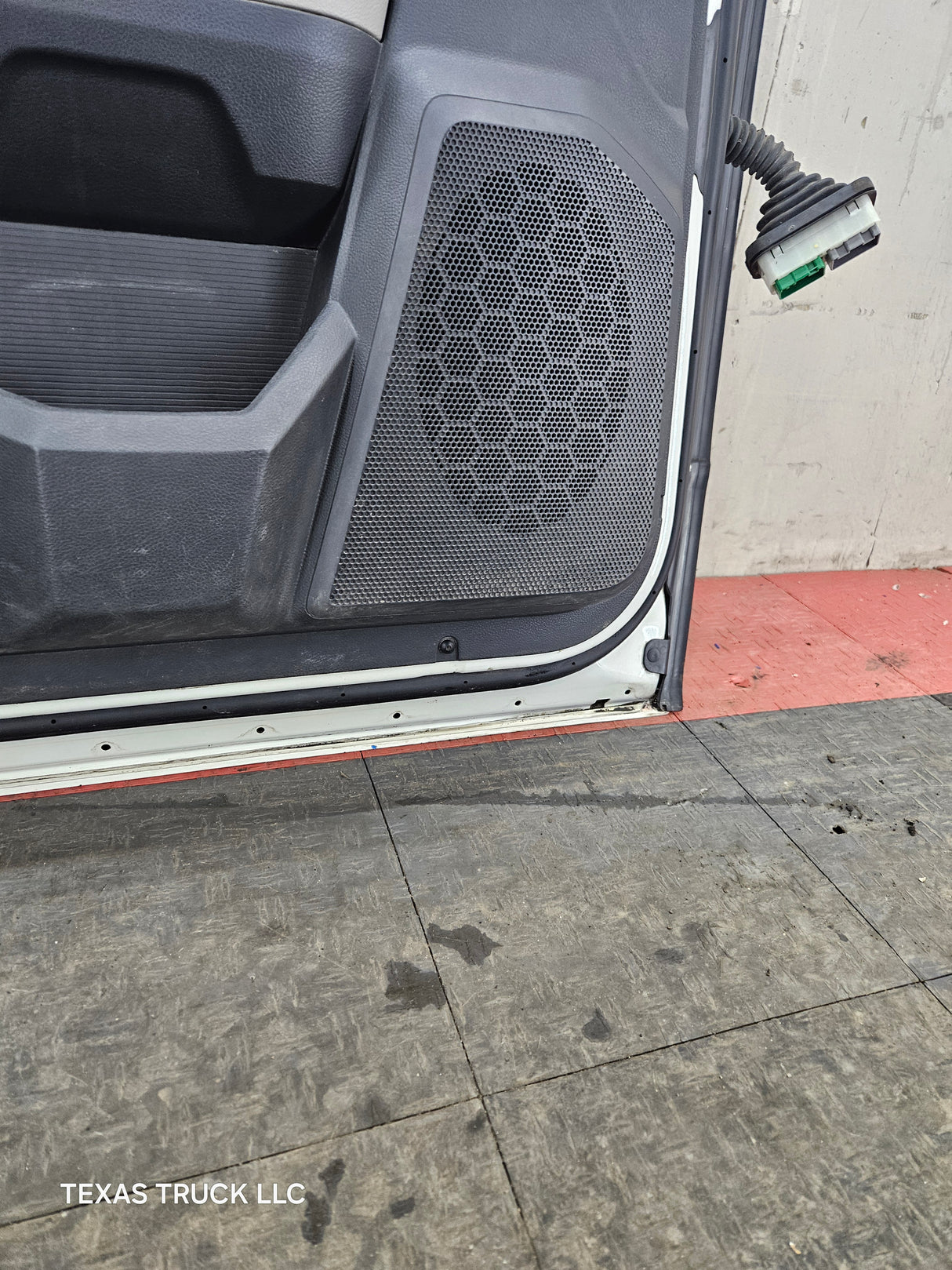 2009-2018 Dodge Ram 4th Gen Driver Side Front Quad Cab Door 1500 2500 3500 4500 5500