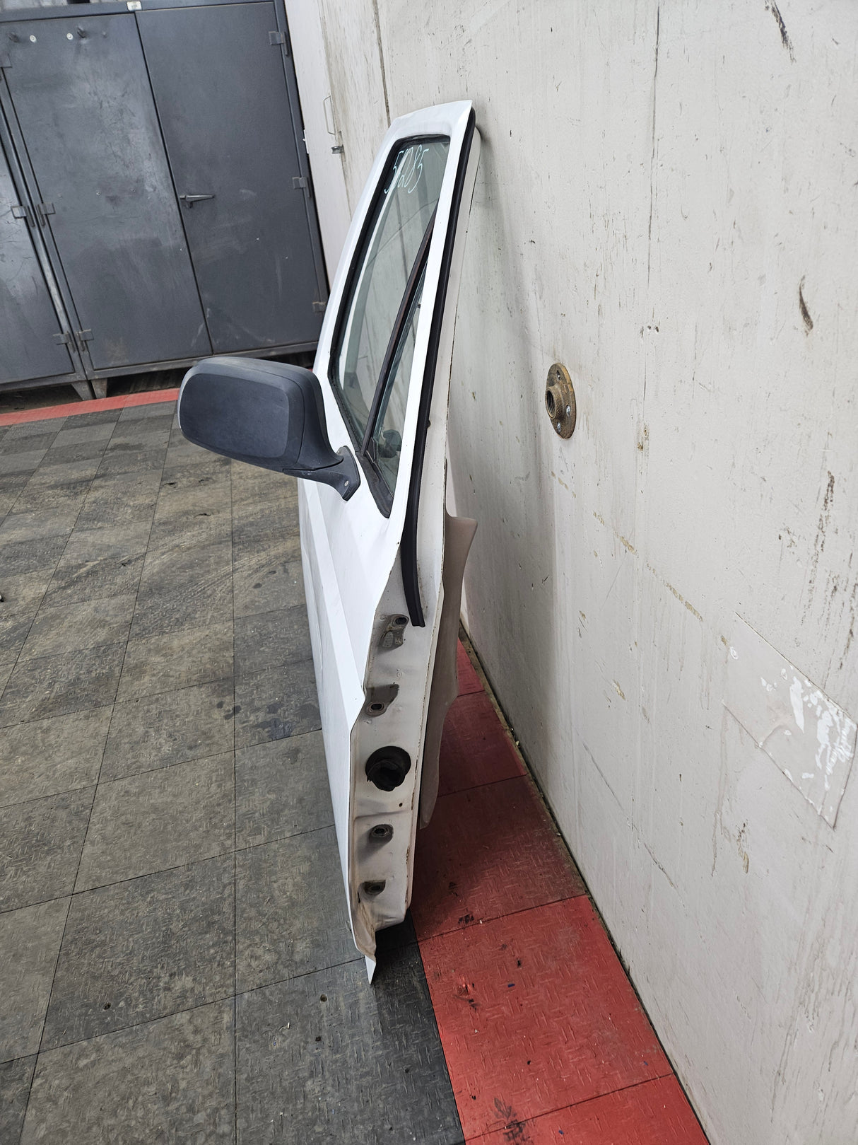 1987-1997 Ford F Series F250 F350 F450 F550 Passenger Side Front Door RH