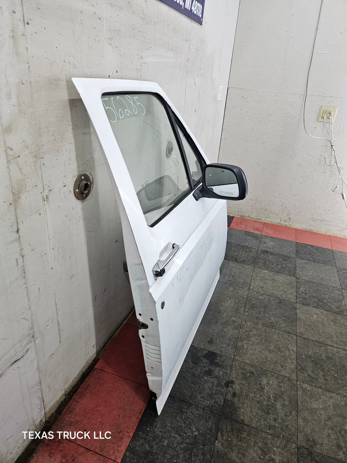 1987-1997 Ford F Series F250 F350 F450 F550 Passenger Side Front Door RH