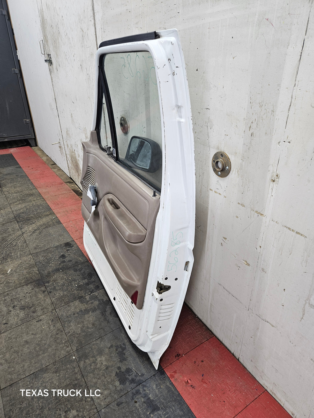 1987-1997 Ford F Series F250 F350 F450 F550 Passenger Side Front Door RH