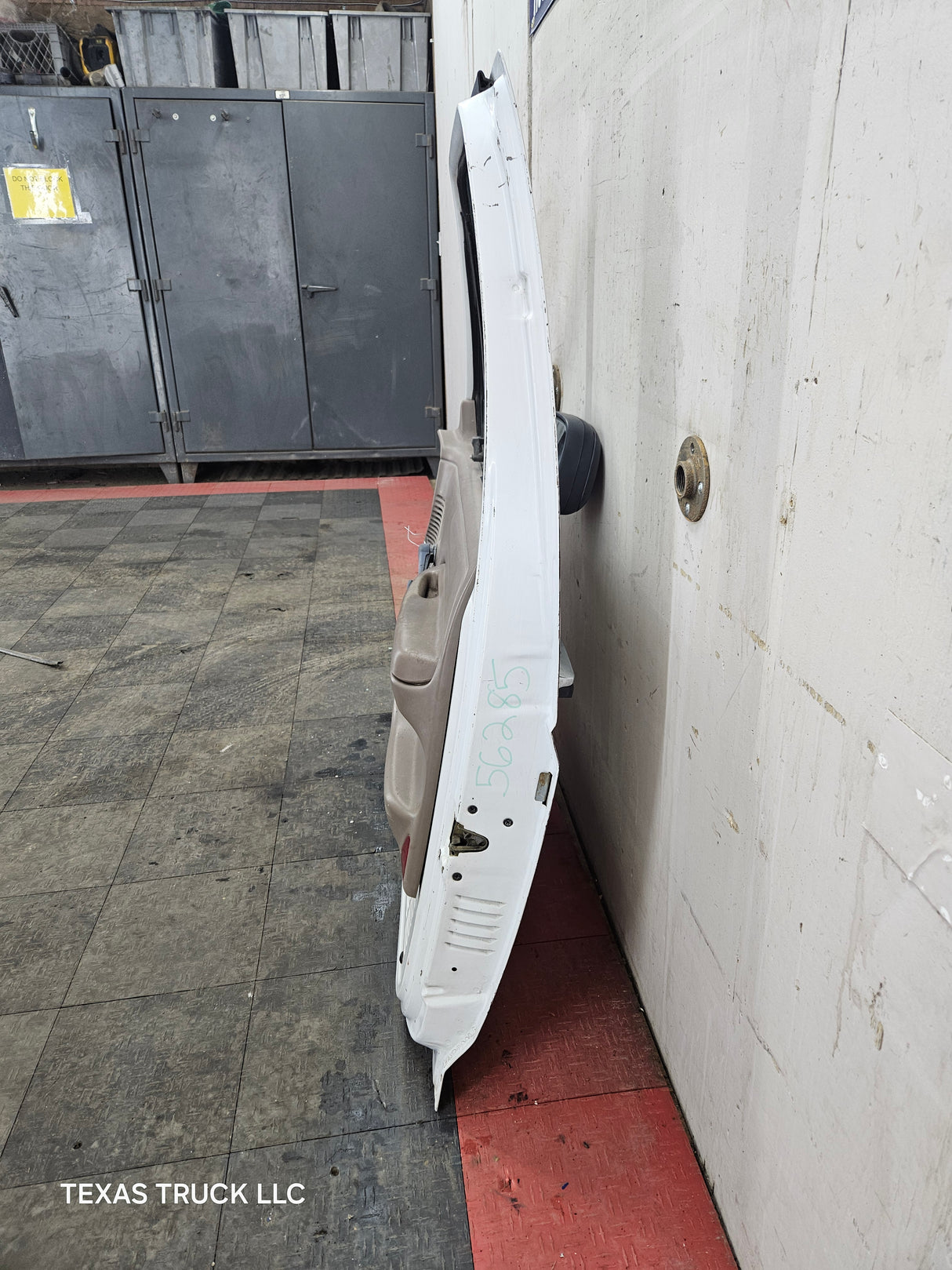 1987-1997 Ford F Series F250 F350 F450 F550 Passenger Side Front Door RH