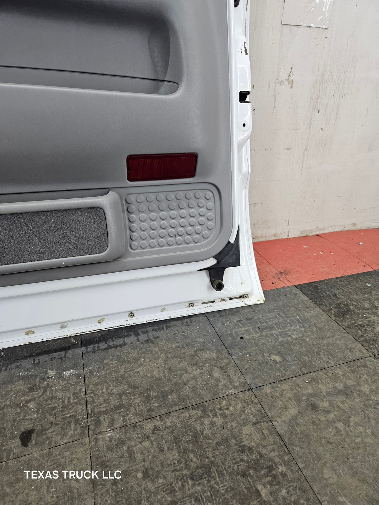 1999-2011 Ford Super Duty Front Passenger Side Door F250 F350 F450 F550 - Oxford White