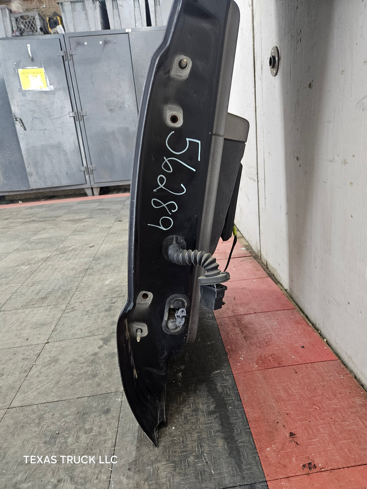 1999-2011 Ford Super Duty F250 F350 F450 F550 RH Crew Cab Passenger Side Rear Door