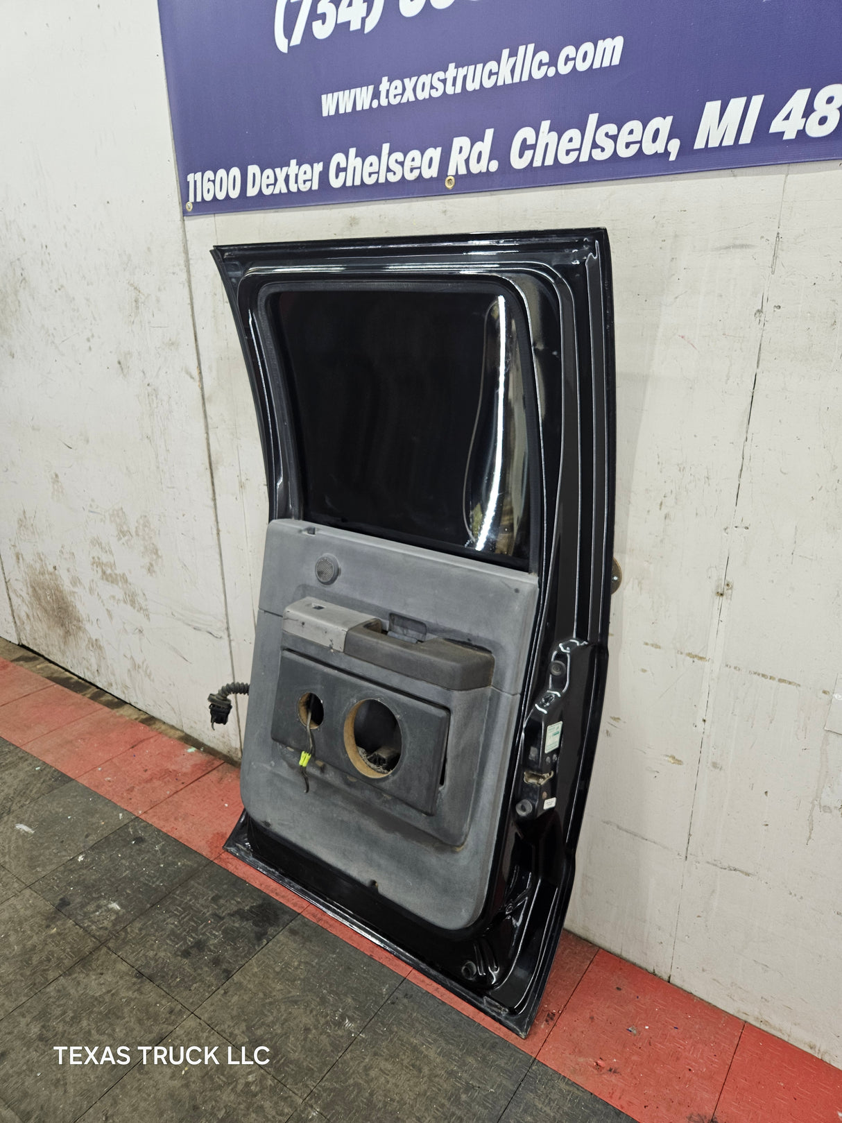 1999-2011 Ford Super Duty F250 F350 F450 F550 RH Crew Cab Passenger Side Rear Door