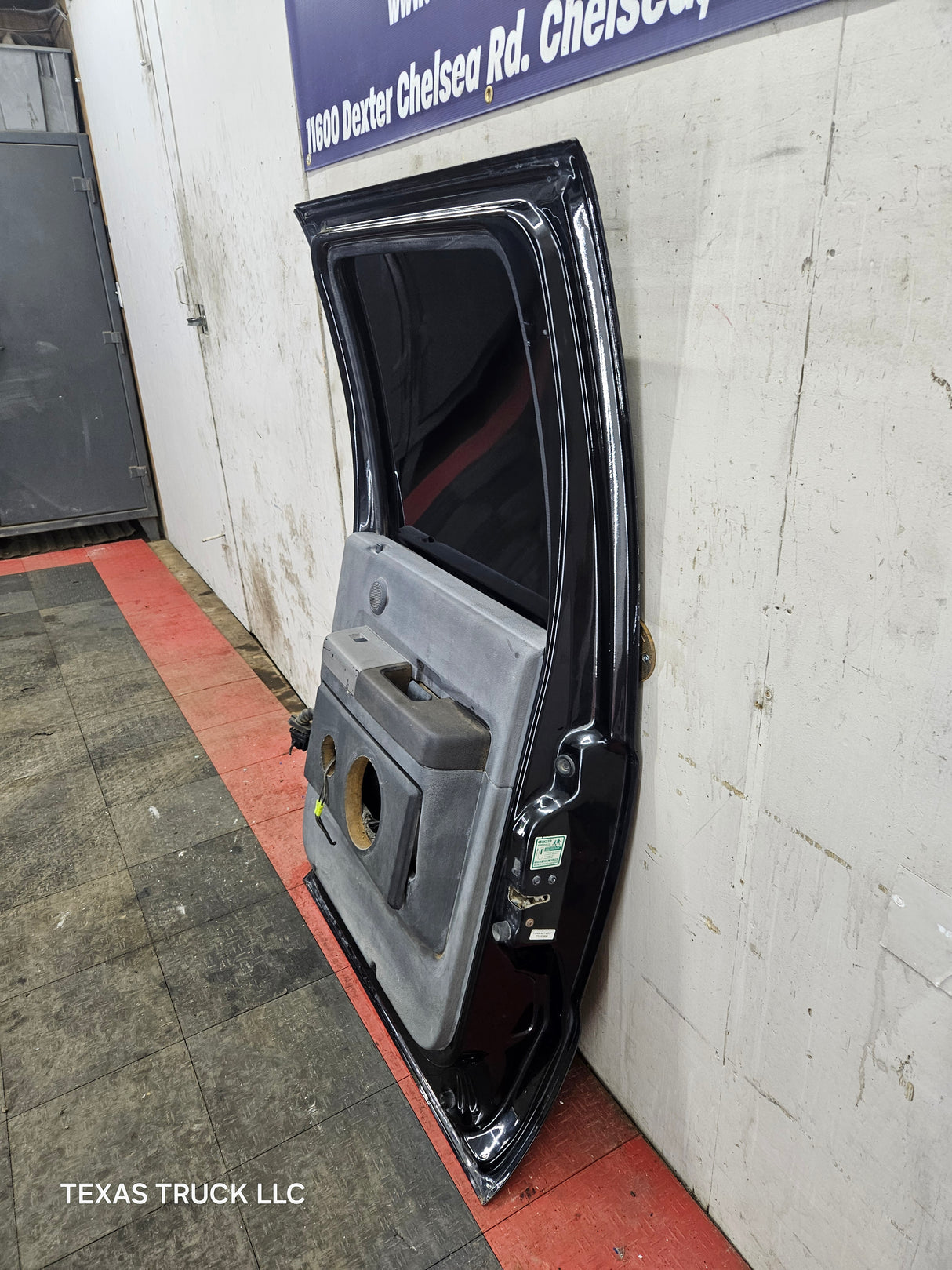1999-2011 Ford Super Duty F250 F350 F450 F550 RH Crew Cab Passenger Side Rear Door