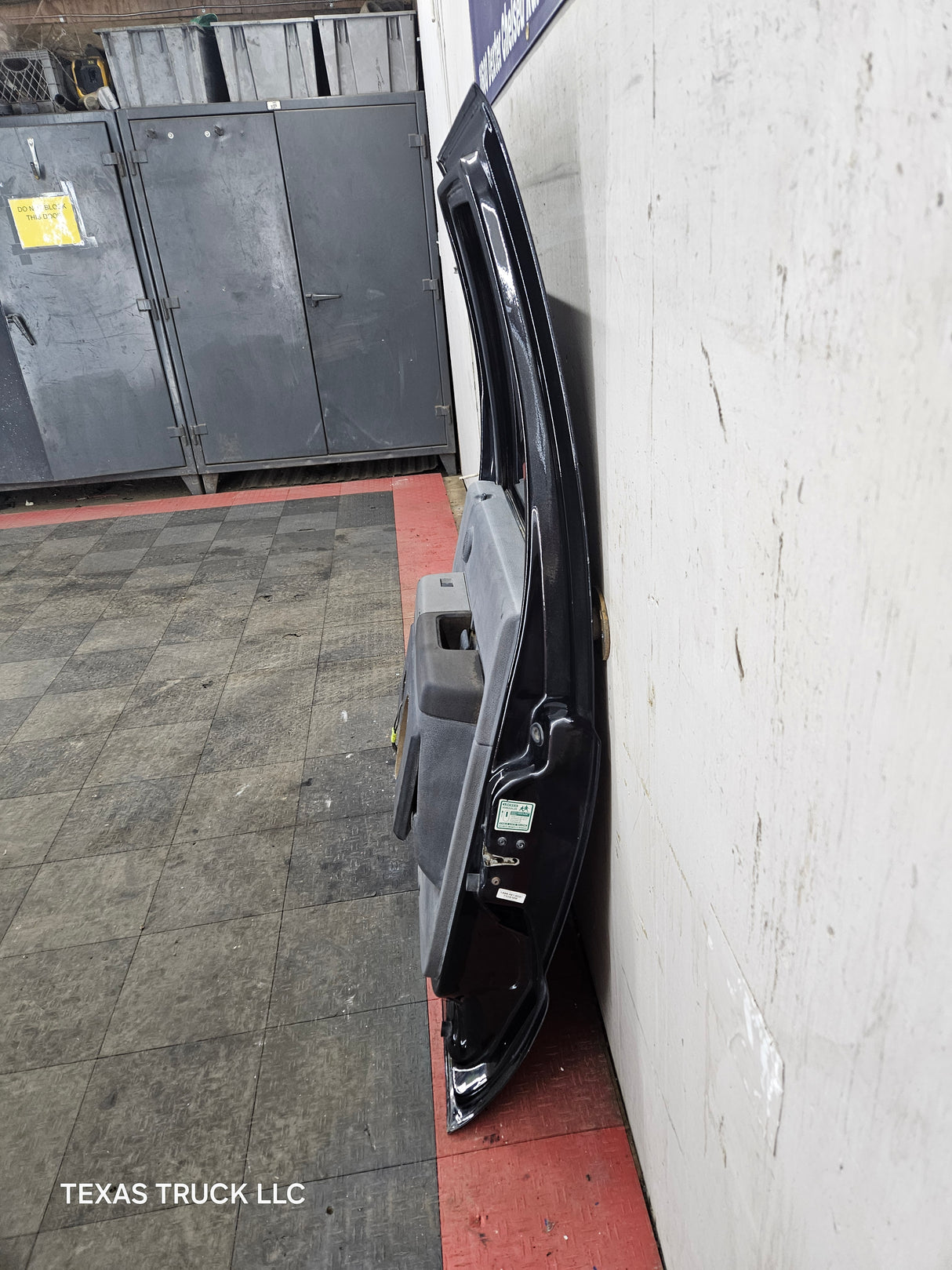 1999-2011 Ford Super Duty F250 F350 F450 F550 RH Crew Cab Passenger Side Rear Door