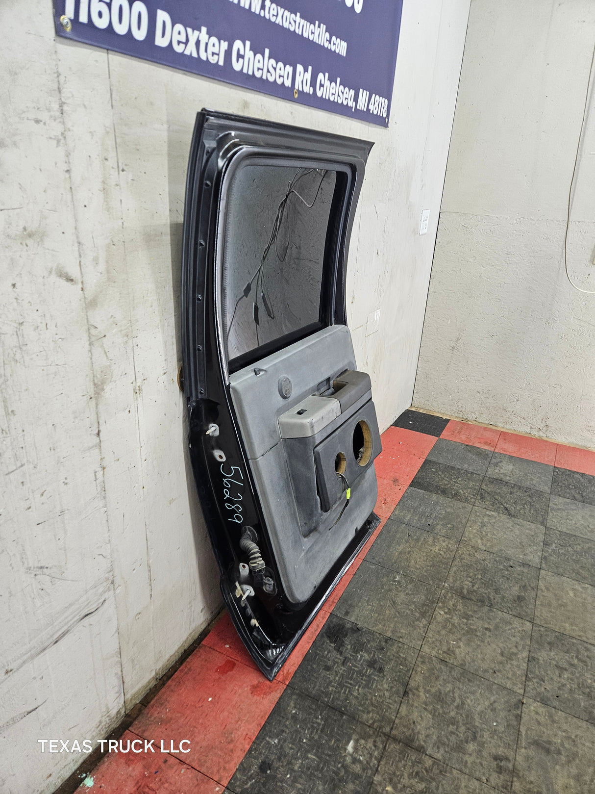 1999-2011 Ford Super Duty F250 F350 F450 F550 RH Crew Cab Passenger Side Rear Door