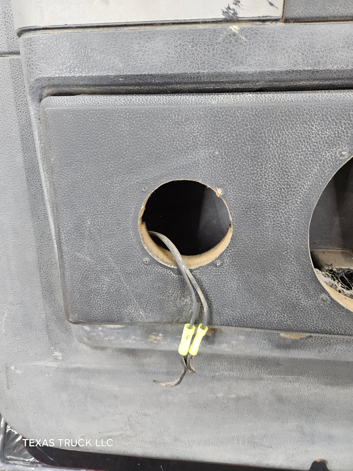 1999-2011 Ford Super Duty F250 F350 F450 F550 RH Crew Cab Passenger Side Rear Door