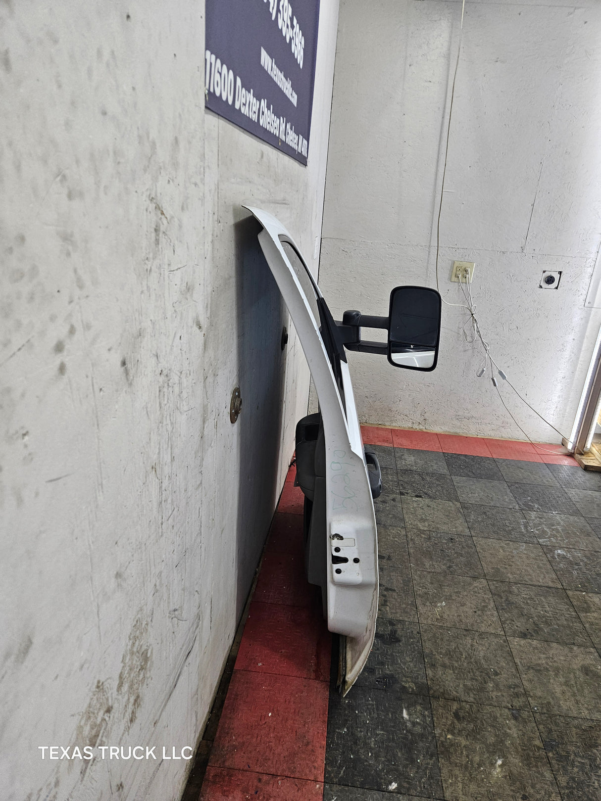 2007-2013 Chevrolet Silverado / GMC Sierra 1500 2500 3500 HD RH Front Passenger Side Door