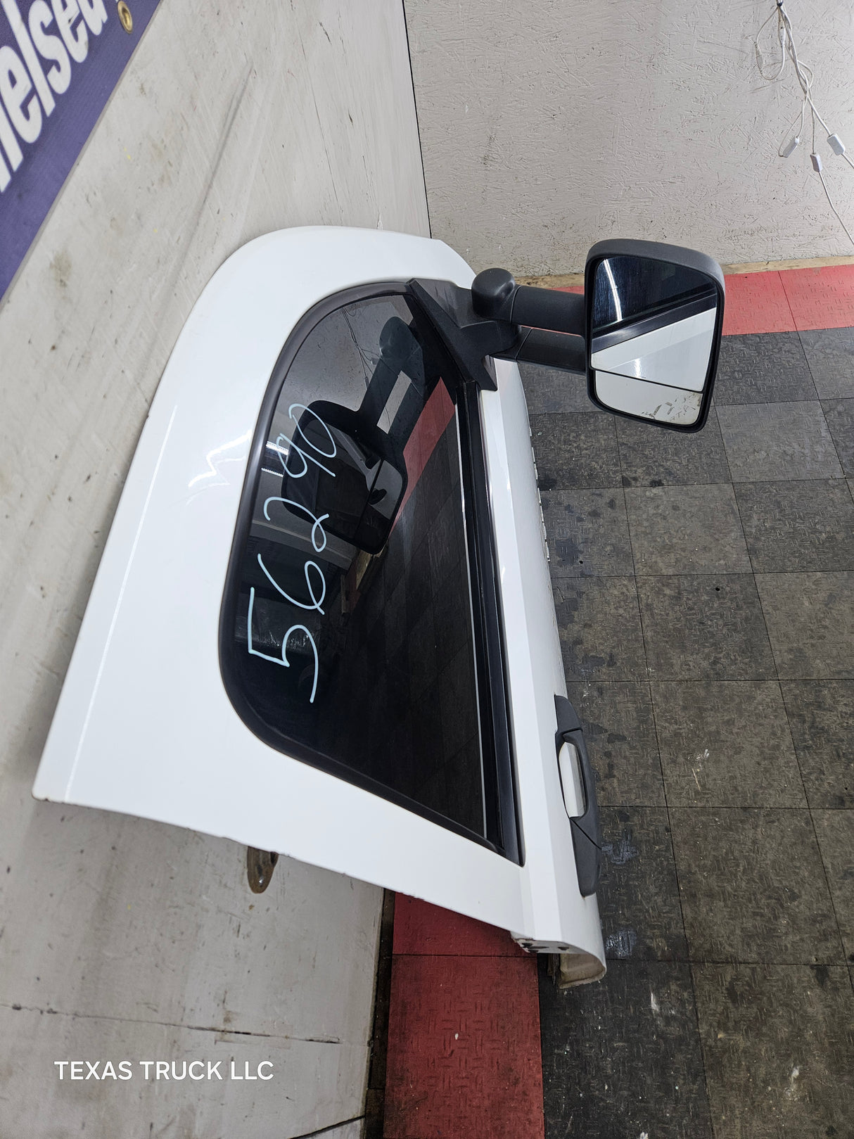 2007-2013 Chevrolet Silverado / GMC Sierra 1500 2500 3500 HD RH Front Passenger Side Door