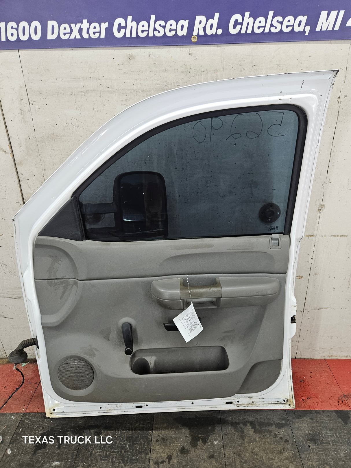 2007-2013 Chevrolet Silverado / GMC Sierra 1500 2500 3500 HD RH Front Passenger Side Door