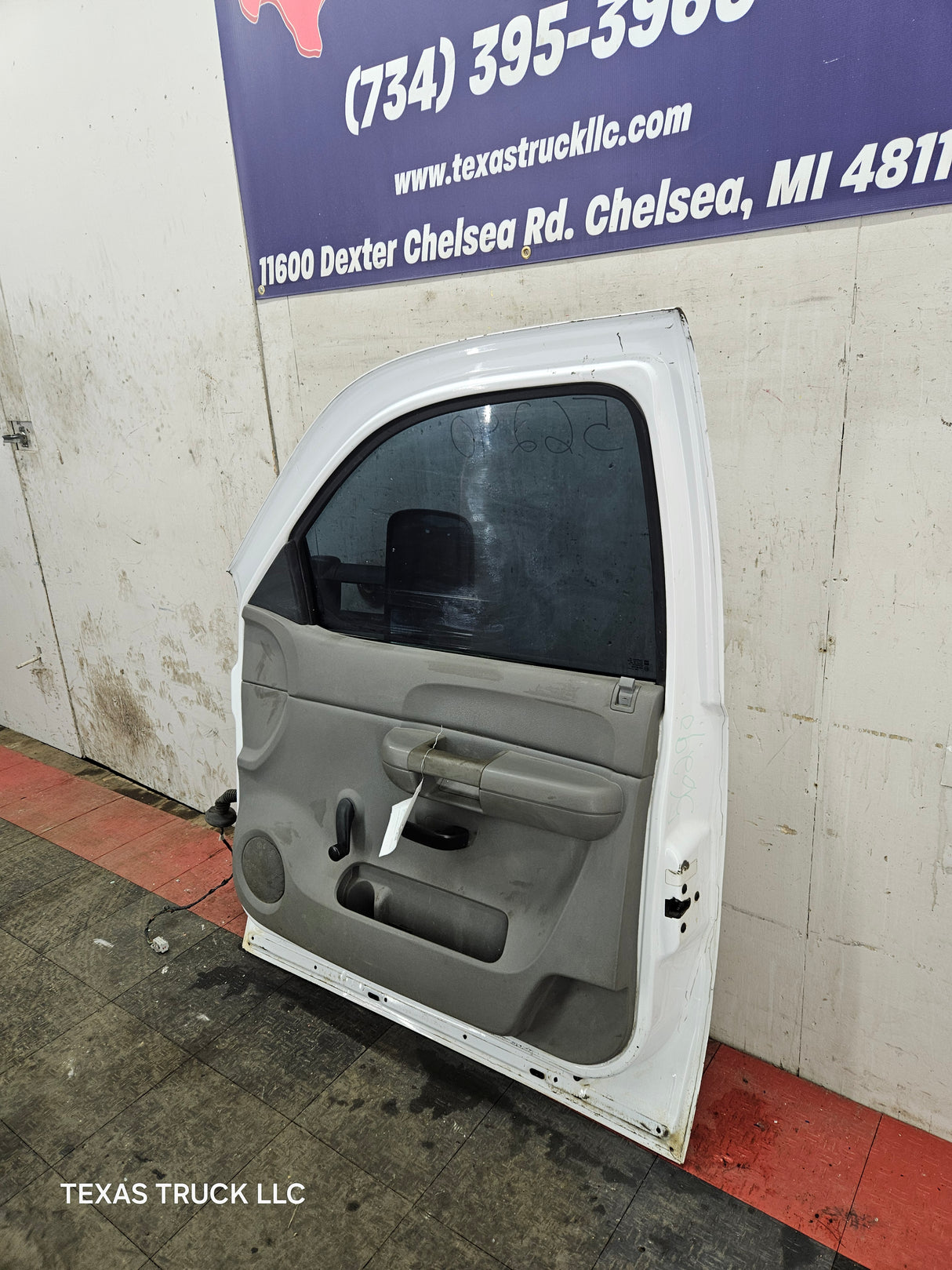 2007-2013 Chevrolet Silverado / GMC Sierra 1500 2500 3500 HD RH Front Passenger Side Door