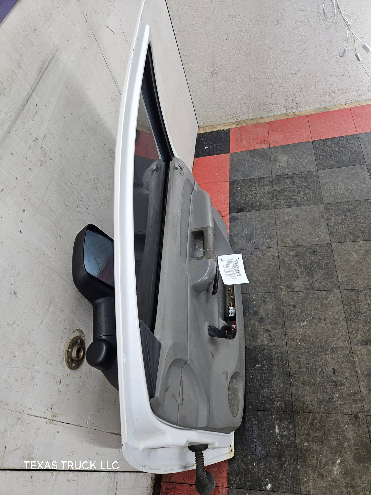 2007-2013 Chevrolet Silverado / GMC Sierra 1500 2500 3500 HD RH Front Passenger Side Door