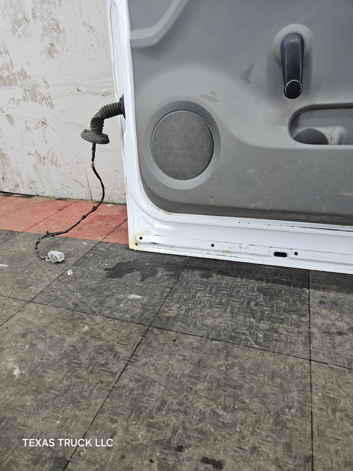 2007-2013 Chevrolet Silverado / GMC Sierra 1500 2500 3500 HD RH Front Passenger Side Door