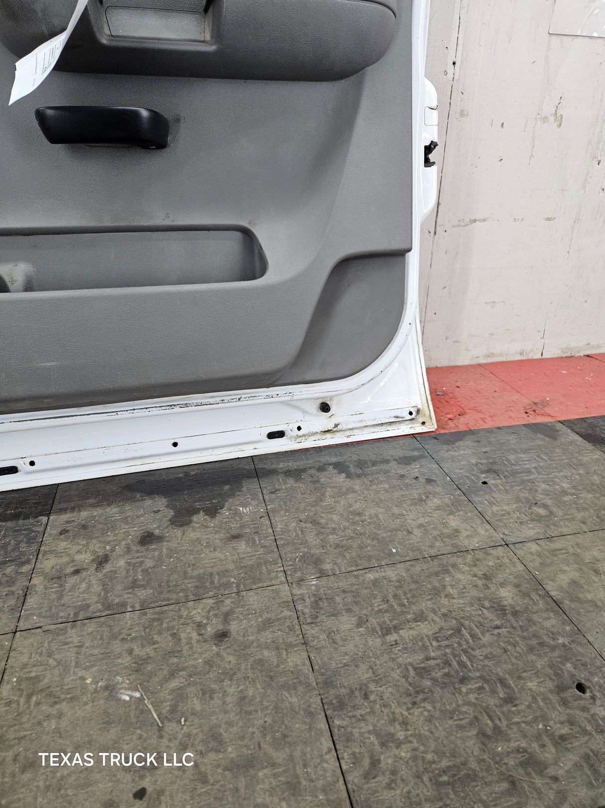 2007-2013 Chevrolet Silverado / GMC Sierra 1500 2500 3500 HD RH Front Passenger Side Door