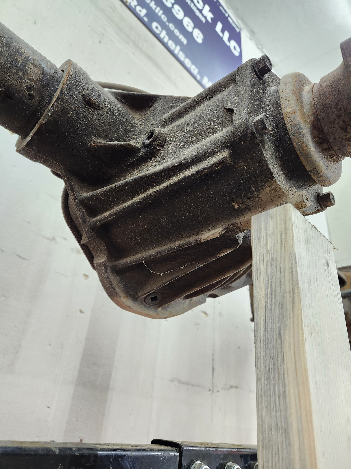 2001-2007 Chevrolet Silverado / GMC Sierra 2500 3500 HD Rear Axle 4.10 10.5"