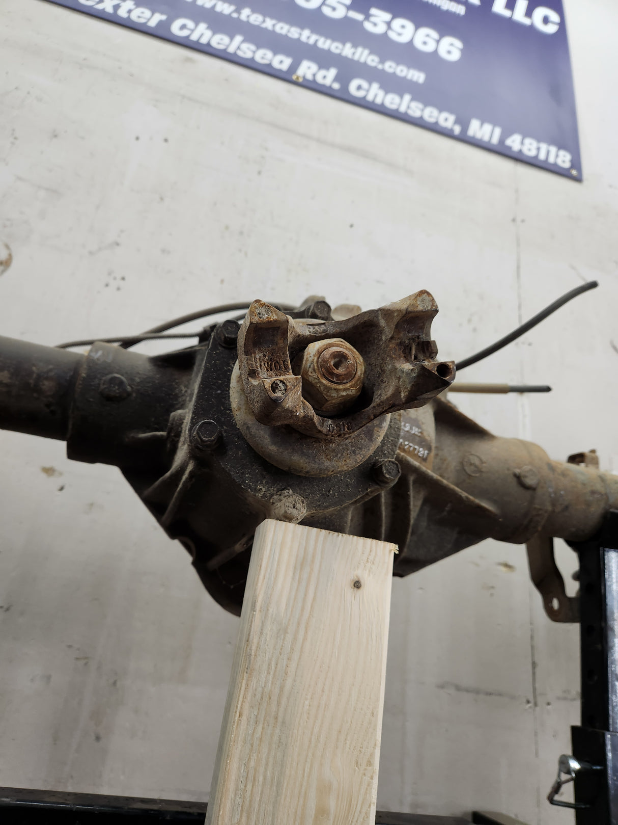 2001-2007 Chevrolet Silverado / GMC Sierra 2500 3500 HD Rear Axle 4.10 10.5"