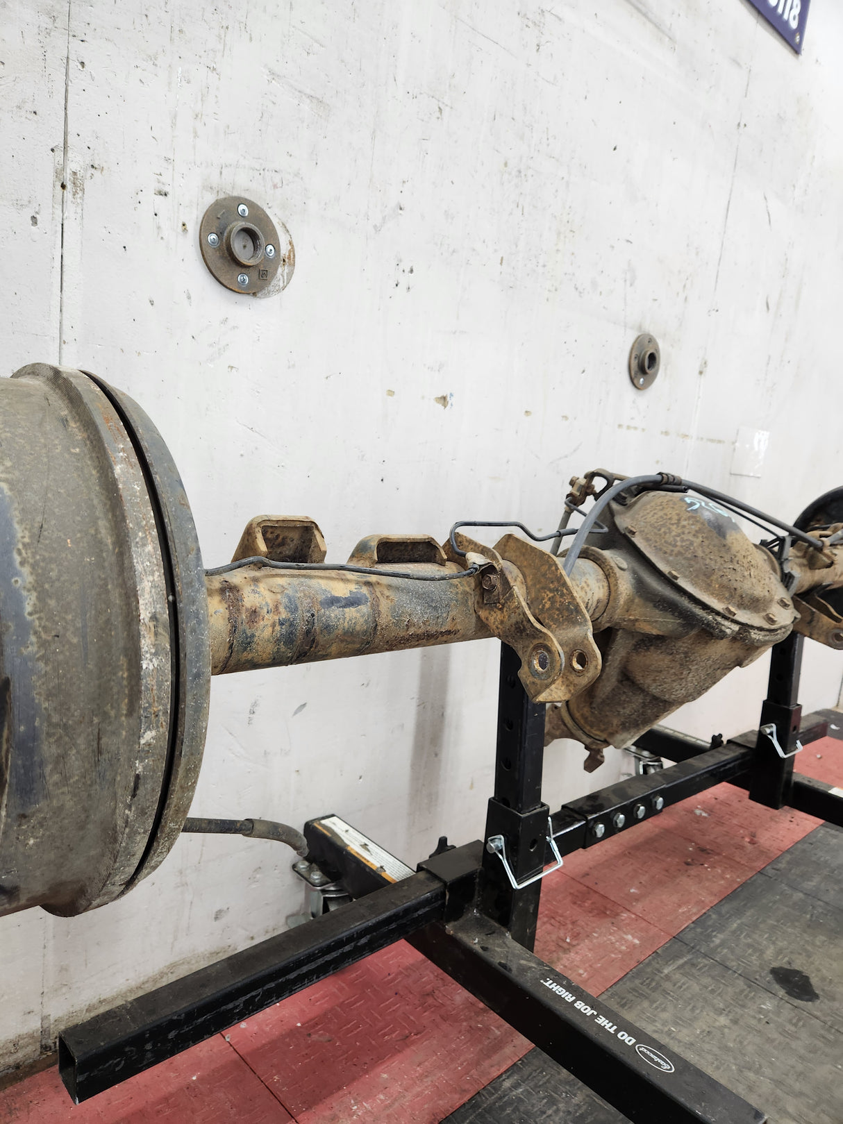 2005-2007 Chevrolet Silverado GMC Sierra 1500 3.23 Rear Axle