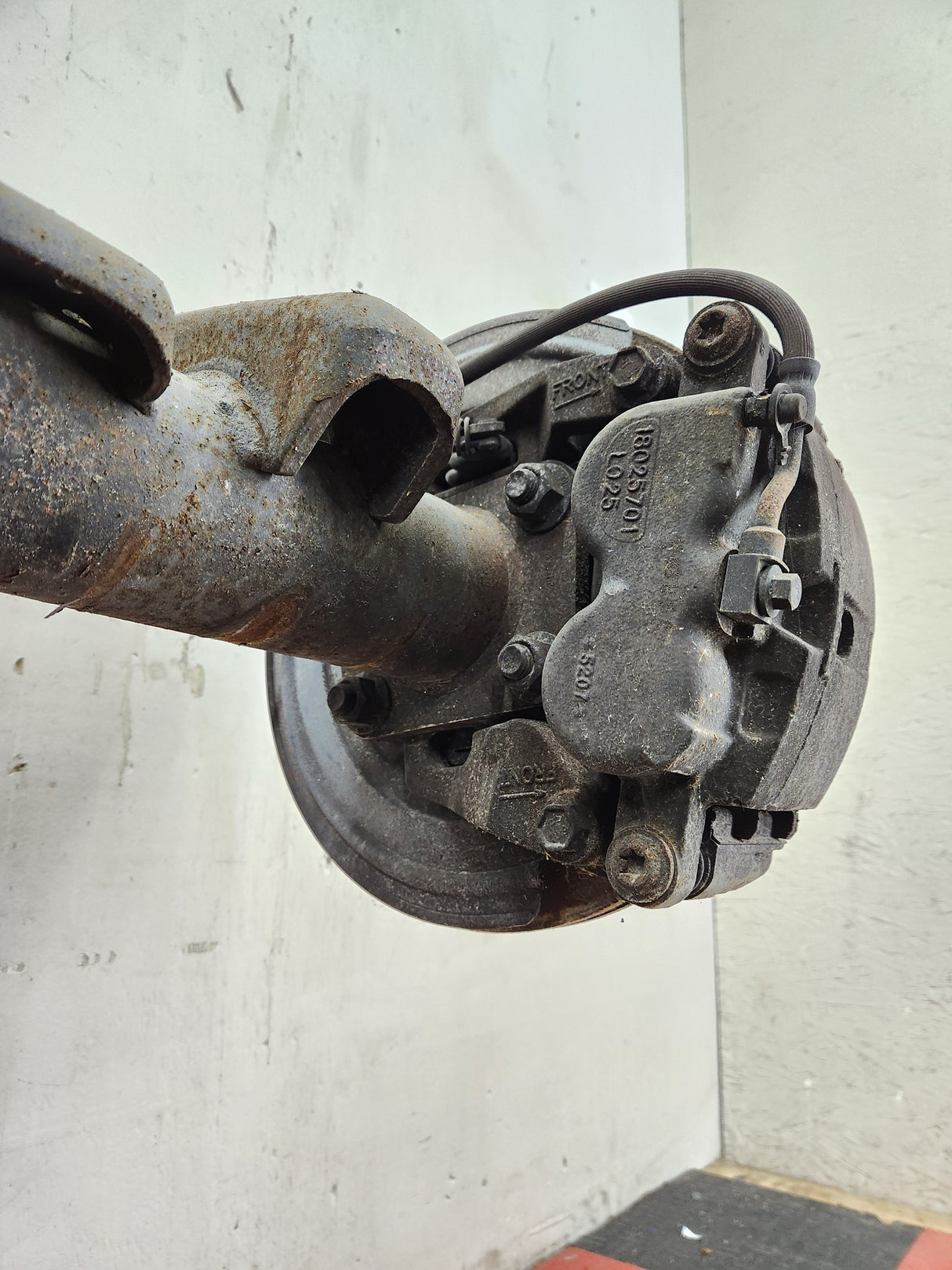 2001-2007 Chevrolet Silverado / GMC Sierra 2500 3500 HD Rear Axle 4.10 10.5"