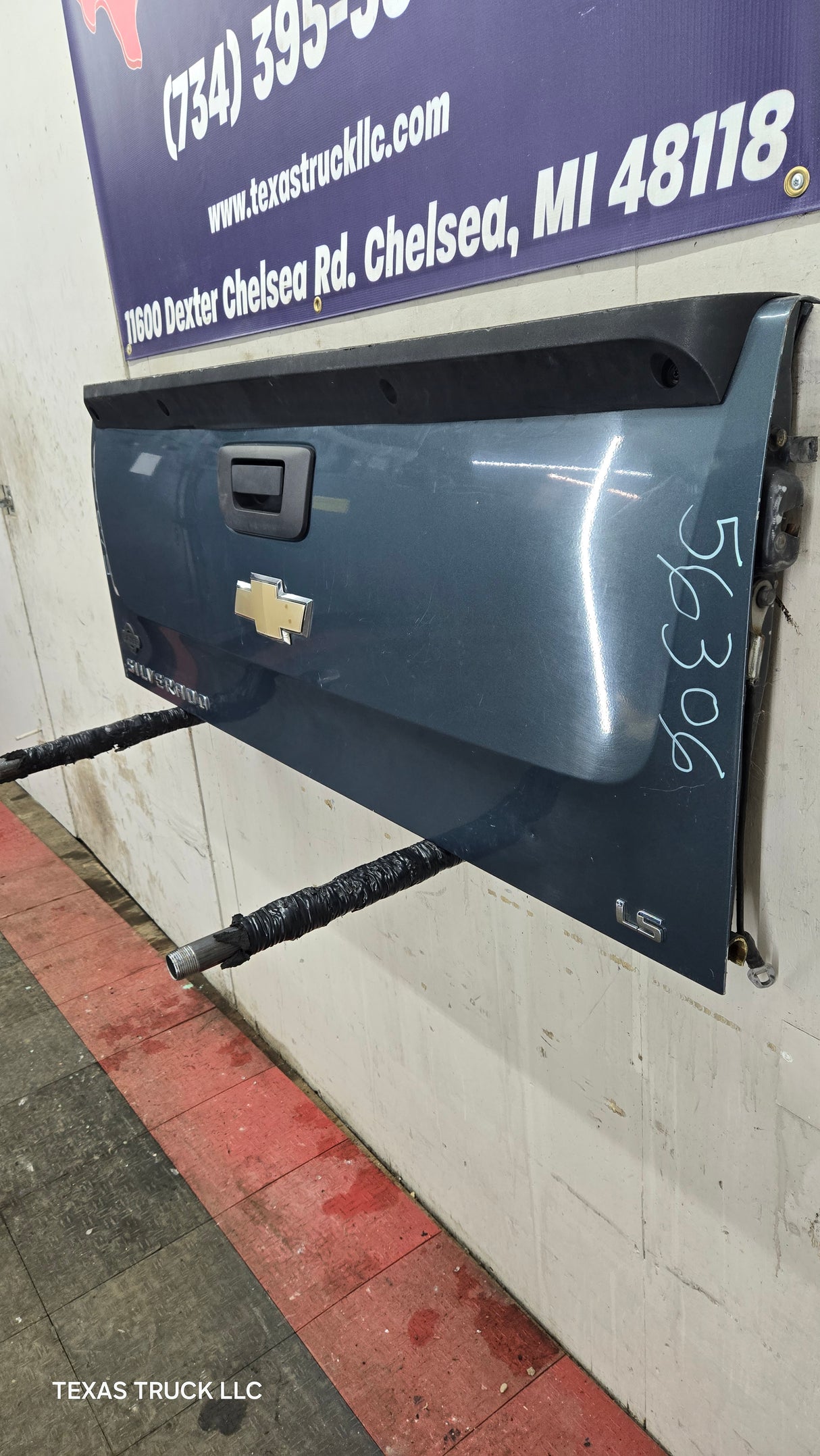 2007-2013 Chevrolet Silverado / GMC Sierra 1500 2500 3500 HD Tailgate