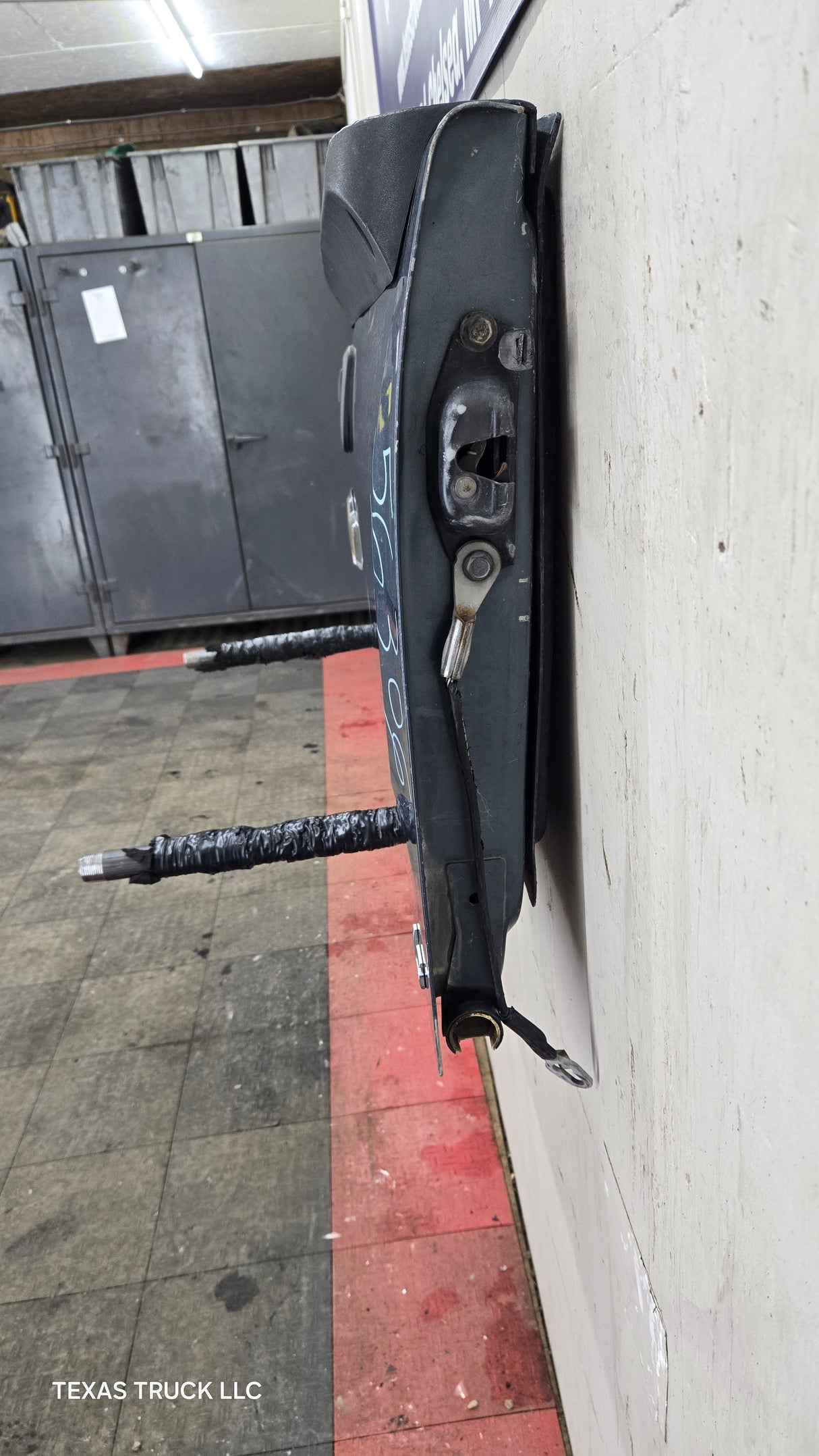 2007-2013 Chevrolet Silverado / GMC Sierra 1500 2500 3500 HD Tailgate