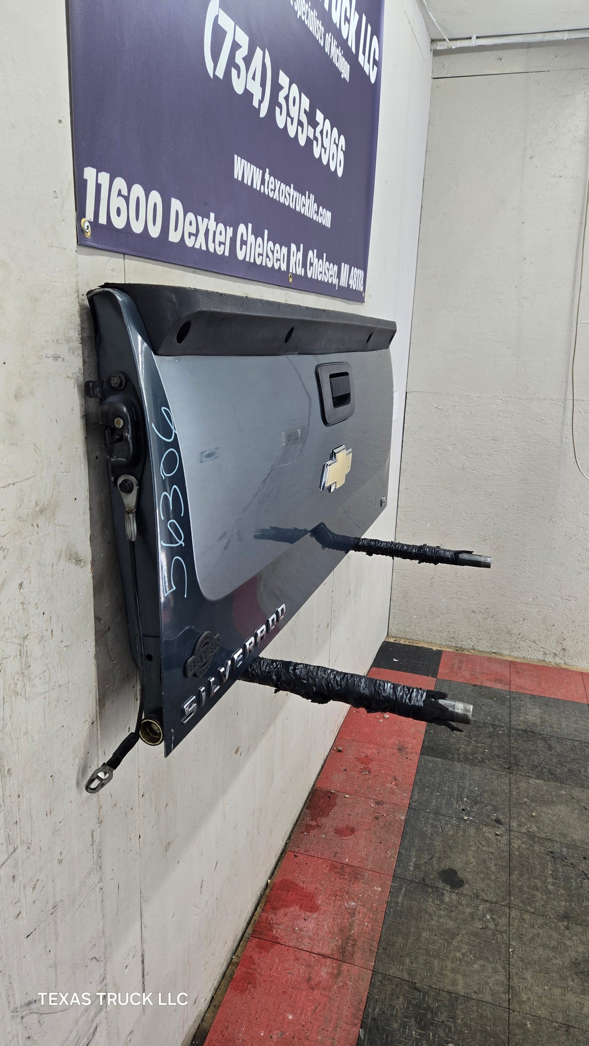 2007-2013 Chevrolet Silverado / GMC Sierra 1500 2500 3500 HD Tailgate