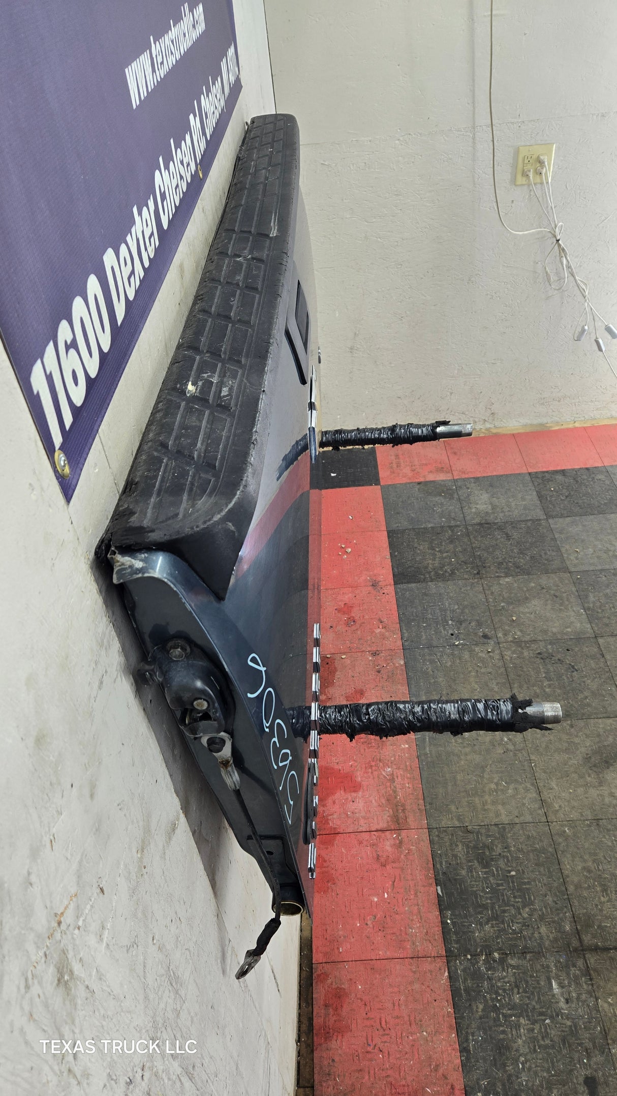 2007-2013 Chevrolet Silverado / GMC Sierra 1500 2500 3500 HD Tailgate