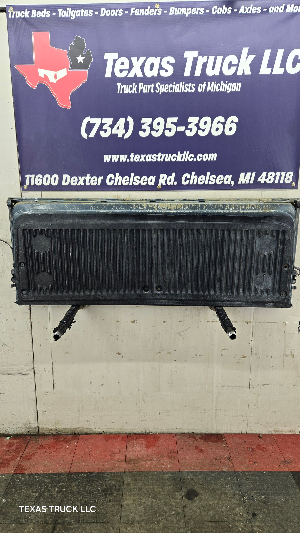 2007-2013 Chevrolet Silverado / GMC Sierra 1500 2500 3500 HD Tailgate