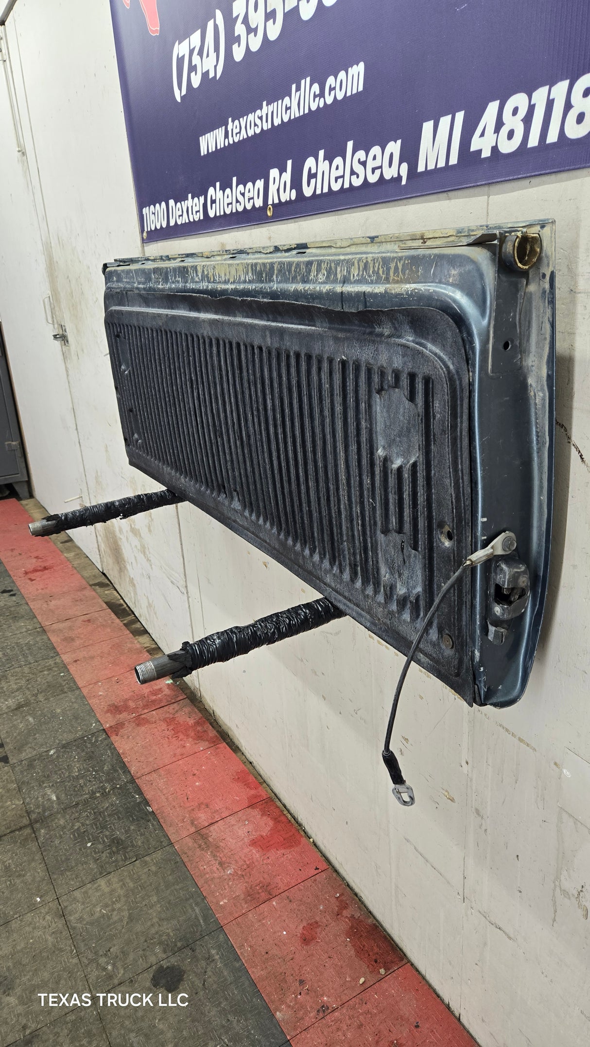 2007-2013 Chevrolet Silverado / GMC Sierra 1500 2500 3500 HD Tailgate