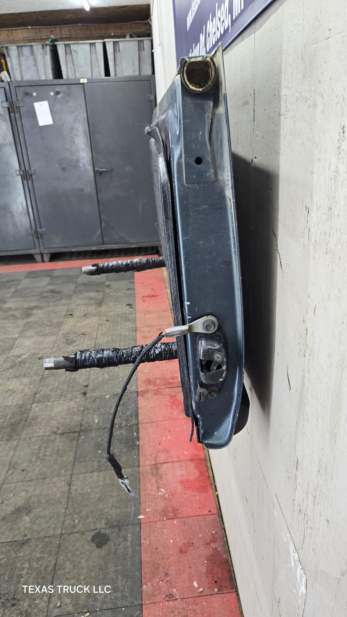 2007-2013 Chevrolet Silverado / GMC Sierra 1500 2500 3500 HD Tailgate