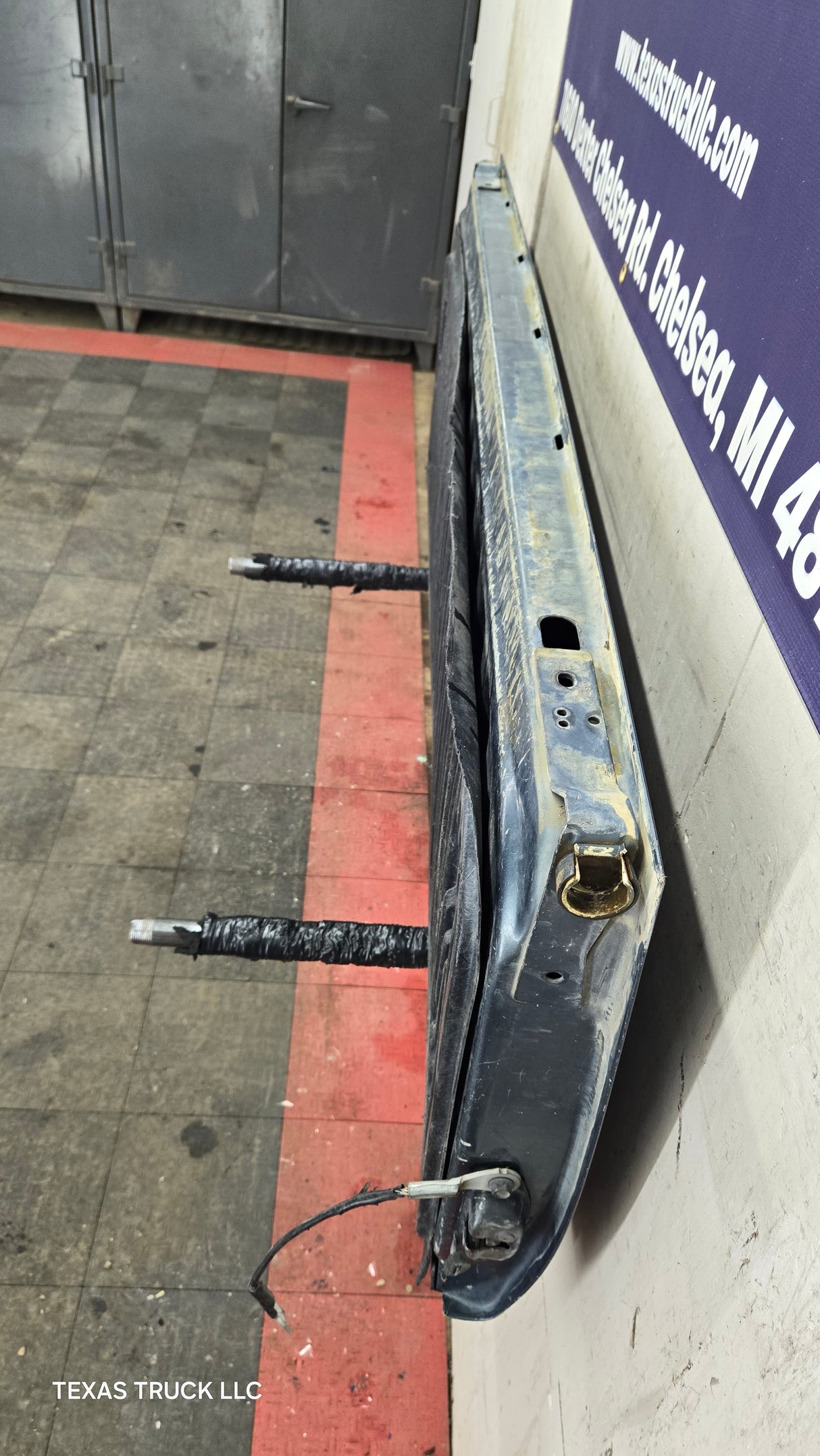 2007-2013 Chevrolet Silverado / GMC Sierra 1500 2500 3500 HD Tailgate