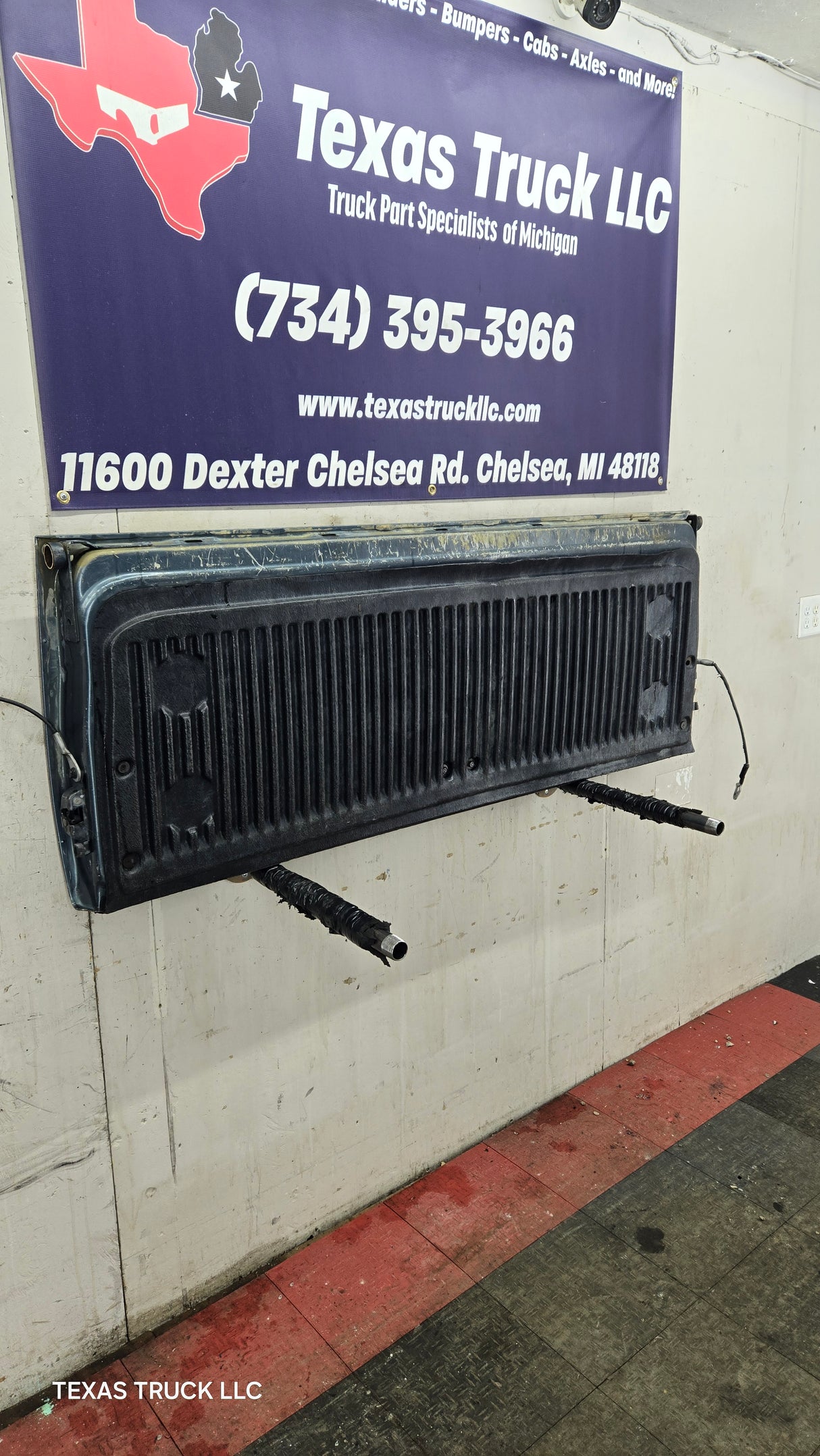 2007-2013 Chevrolet Silverado / GMC Sierra 1500 2500 3500 HD Tailgate