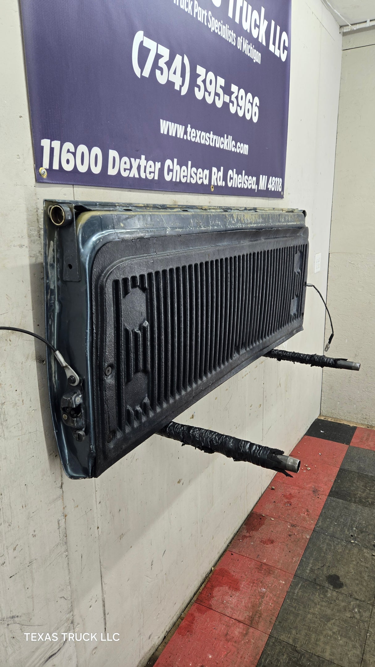 2007-2013 Chevrolet Silverado / GMC Sierra 1500 2500 3500 HD Tailgate