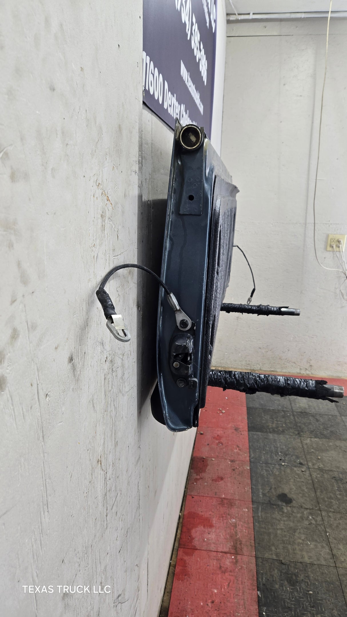 2007-2013 Chevrolet Silverado / GMC Sierra 1500 2500 3500 HD Tailgate