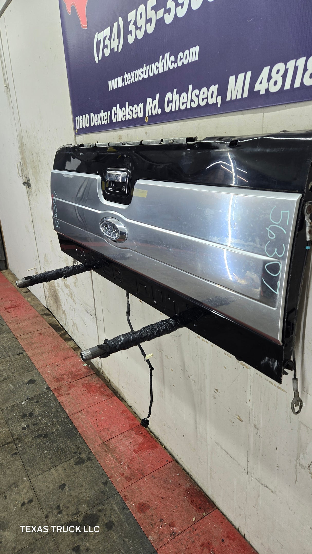 2008-2016 Ford Super Duty Platinum Tailgate F250 F350 F450 F550 W/Step