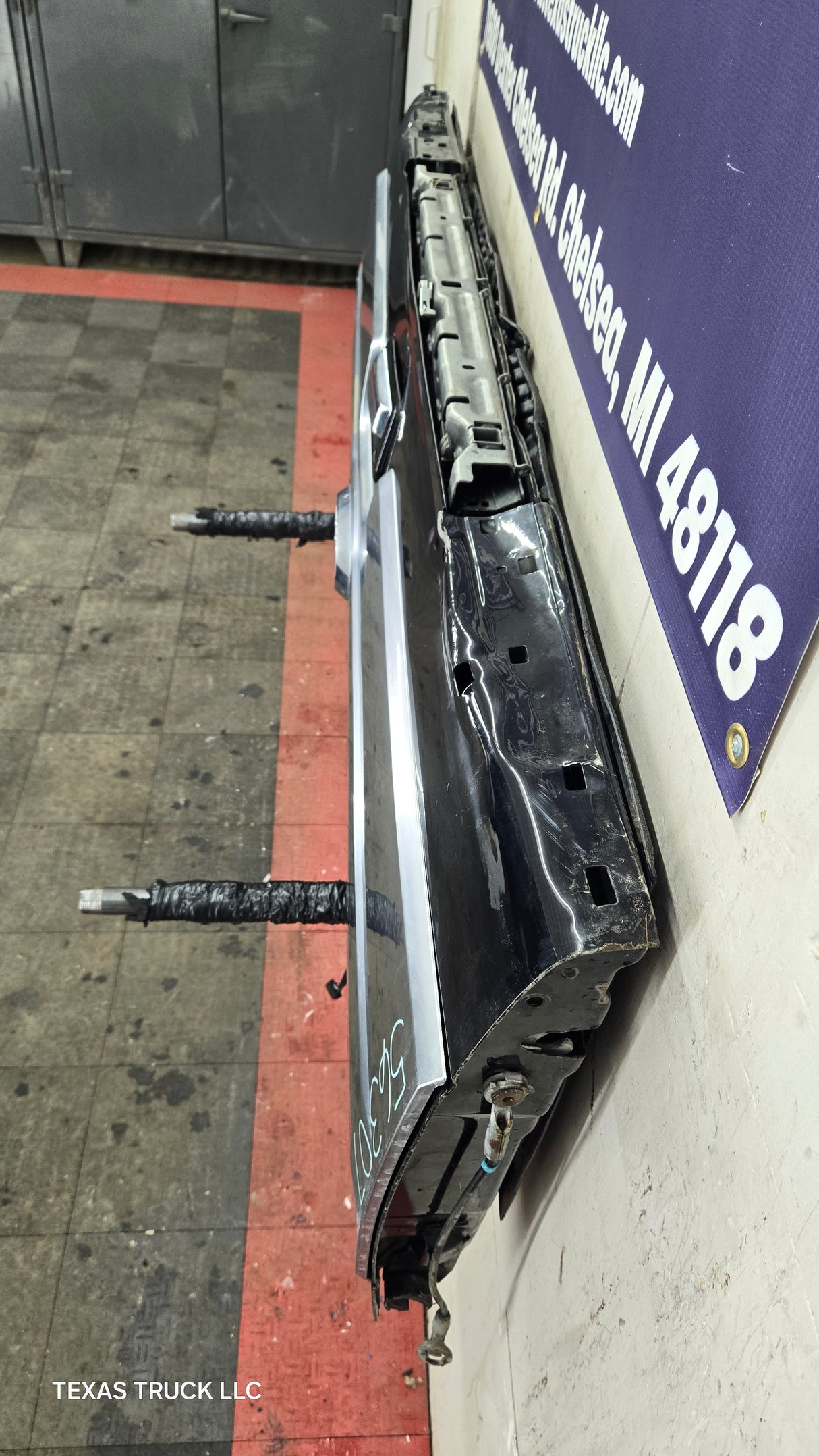 2008-2016 Ford Super Duty Platinum Tailgate F250 F350 F450 F550 W/Step