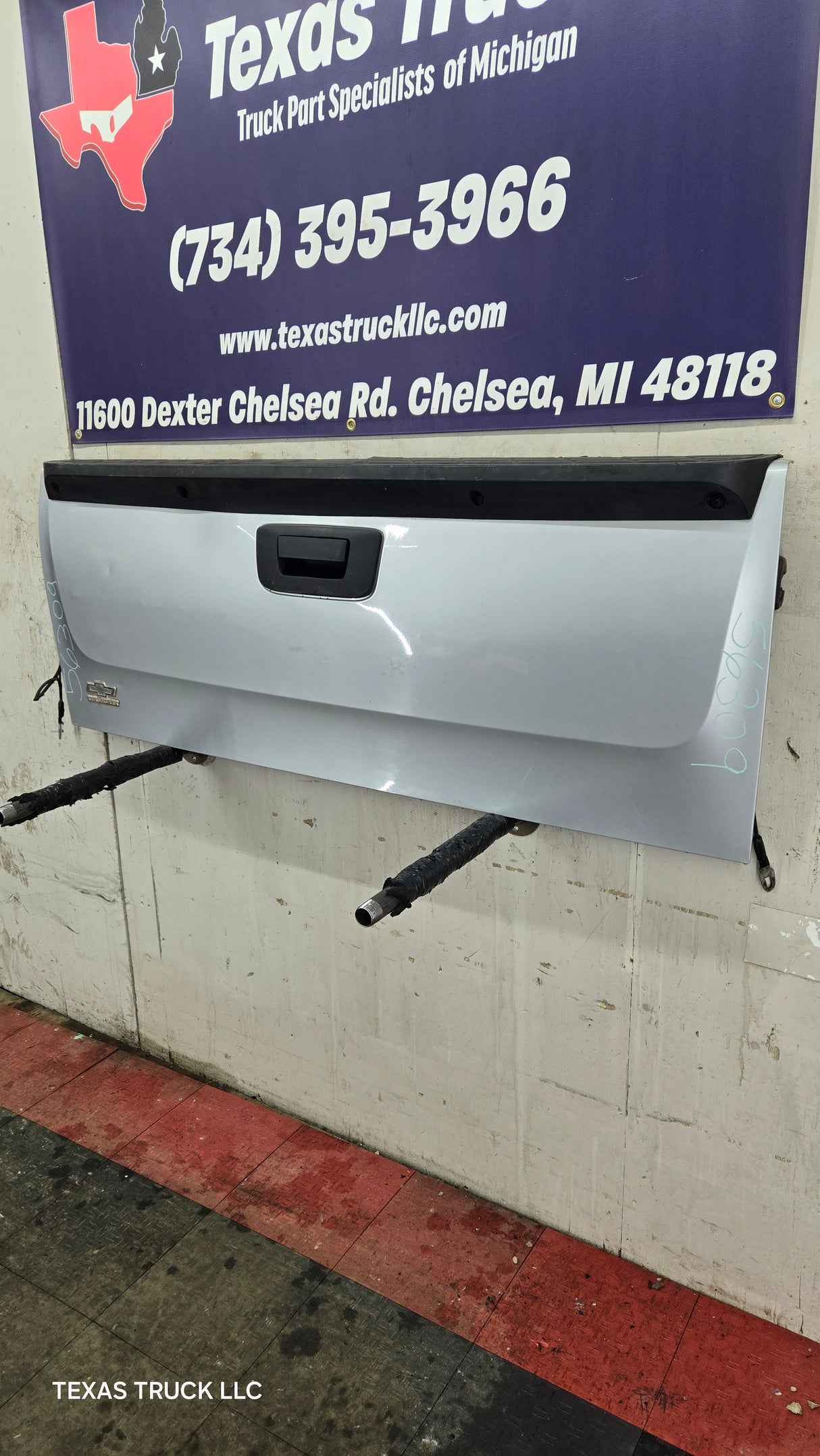 2007-2013 Chevrolet Silverado / GMC Sierra 1500 2500 3500 HD Tailgate