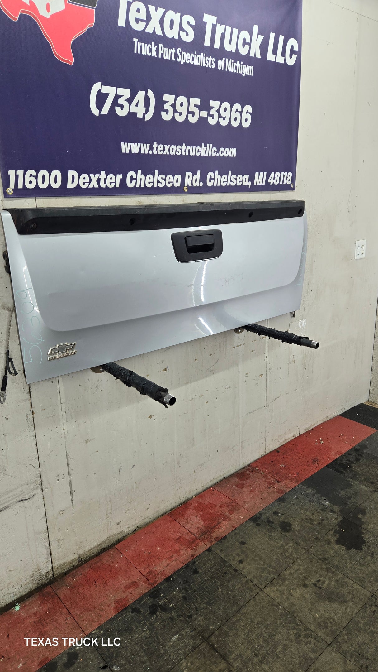 2007-2013 Chevrolet Silverado / GMC Sierra 1500 2500 3500 HD Tailgate