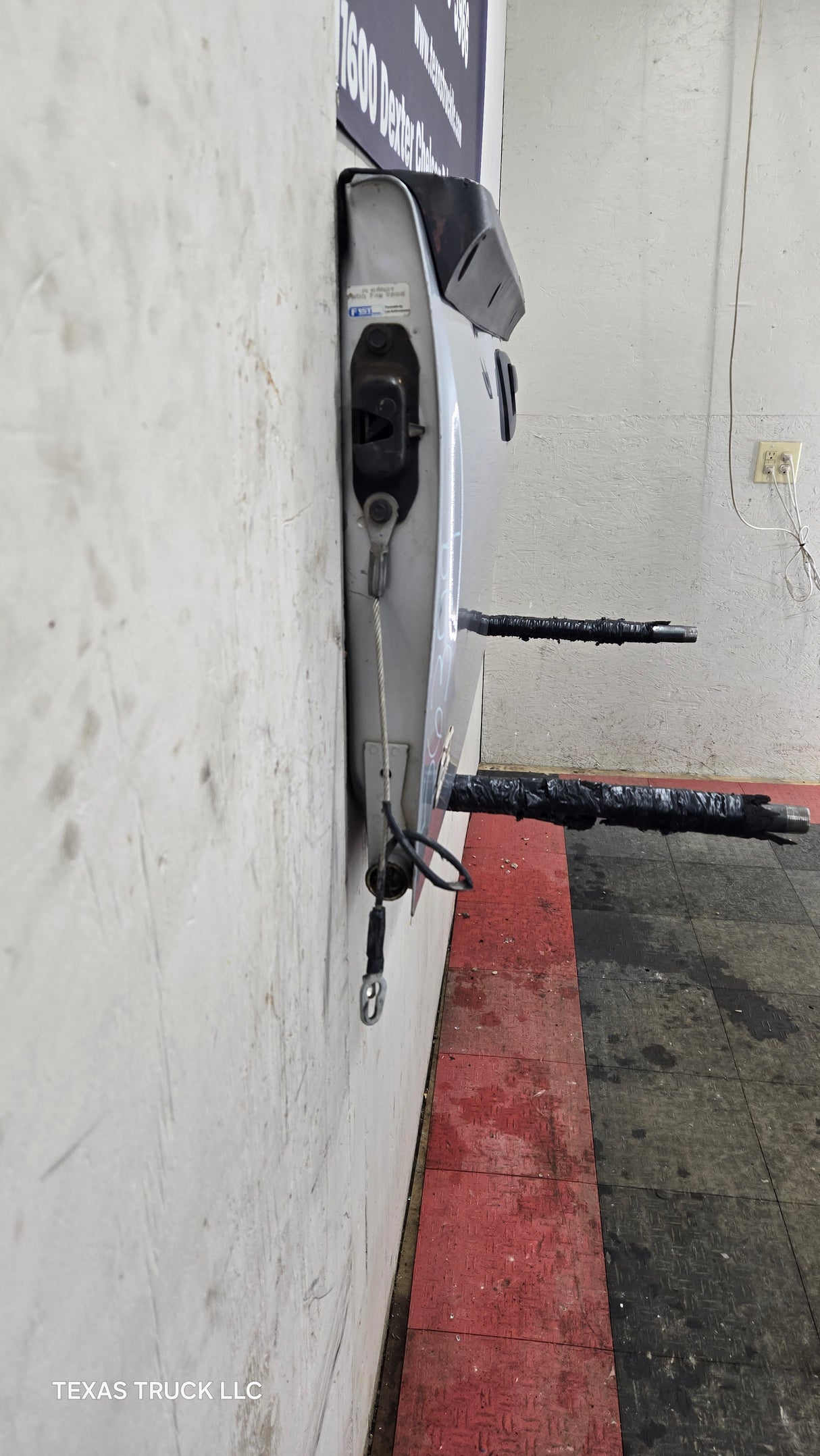 2007-2013 Chevrolet Silverado / GMC Sierra 1500 2500 3500 HD Tailgate