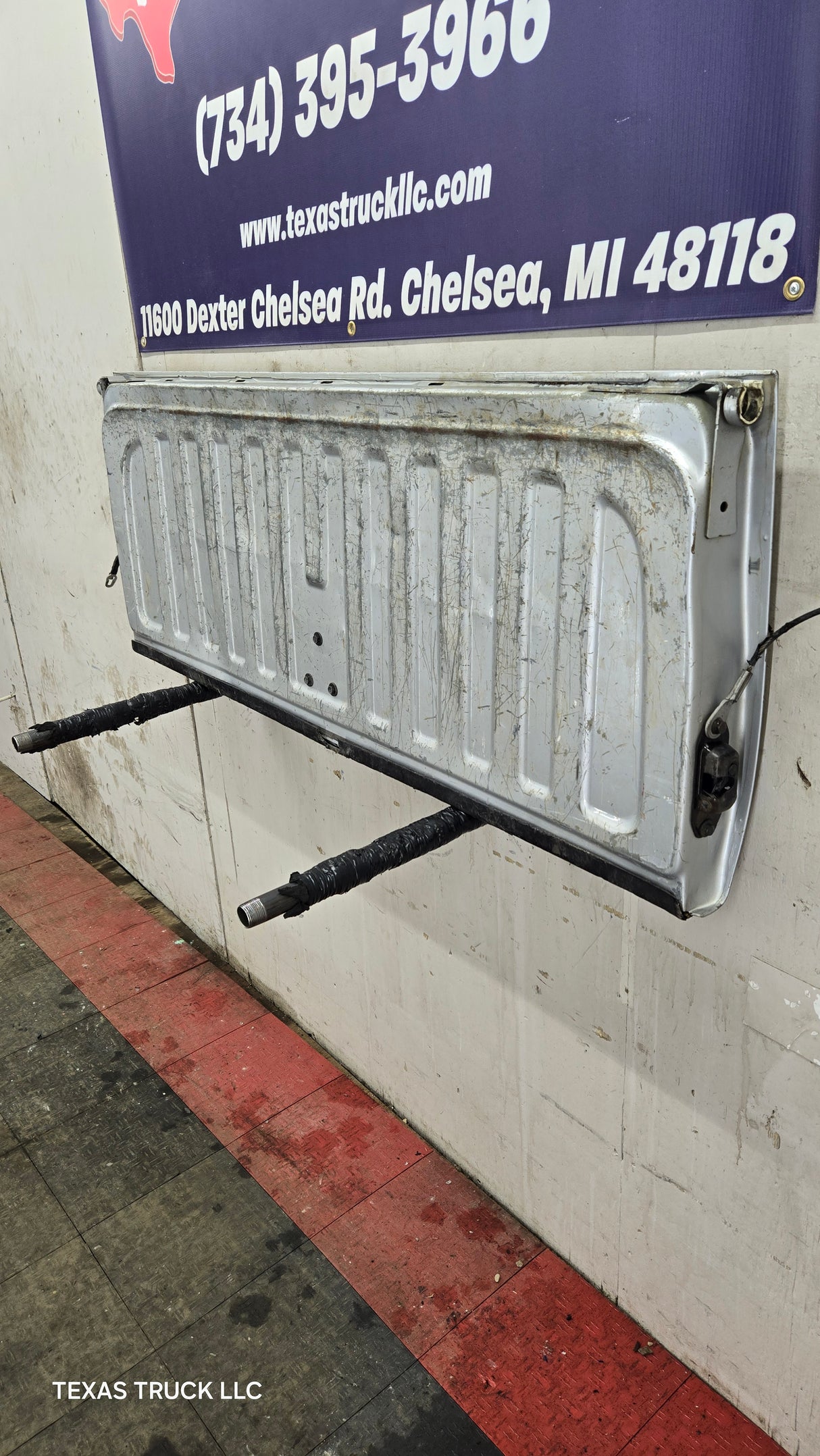 2007-2013 Chevrolet Silverado / GMC Sierra 1500 2500 3500 HD Tailgate