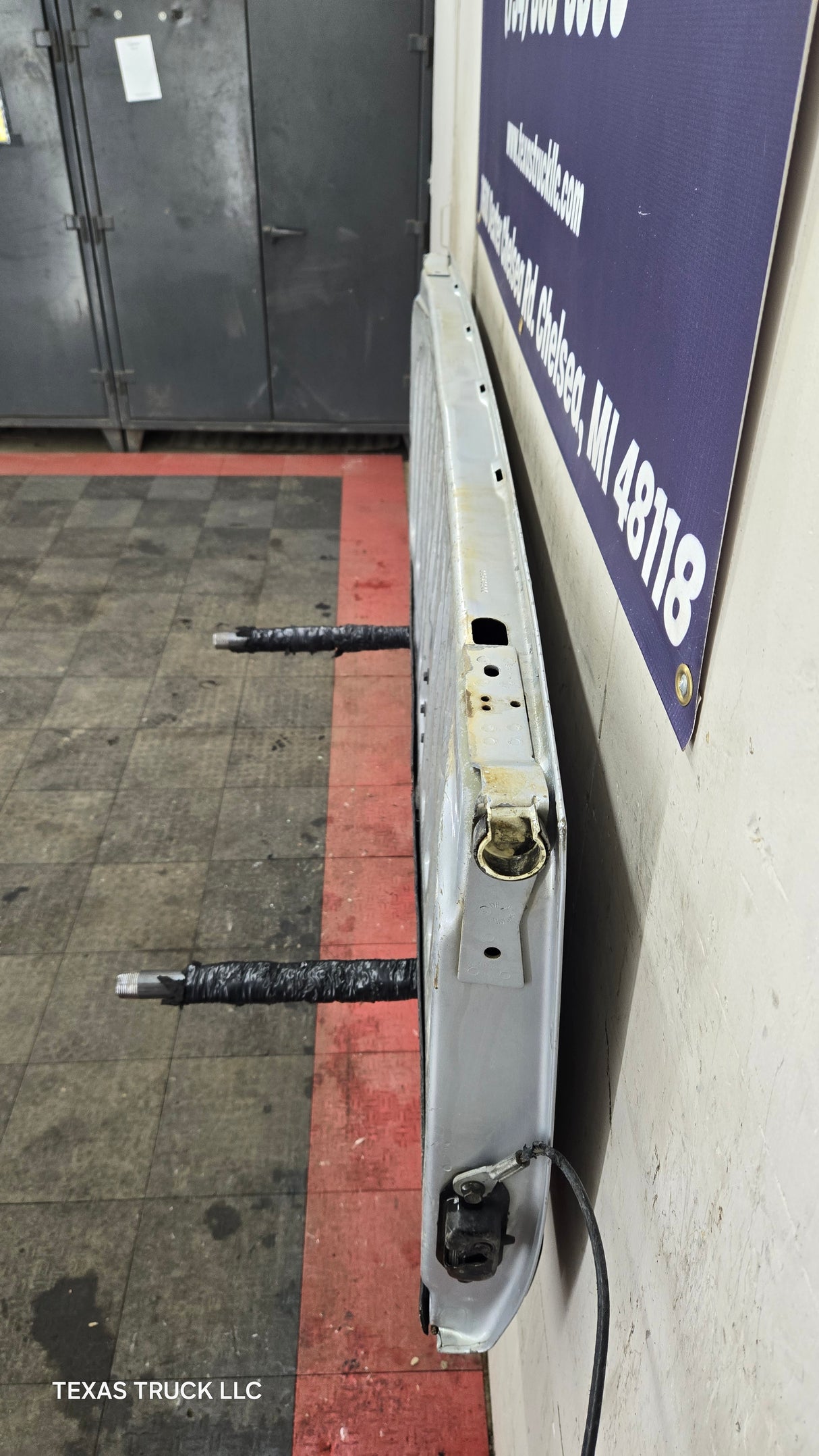 2007-2013 Chevrolet Silverado / GMC Sierra 1500 2500 3500 HD Tailgate